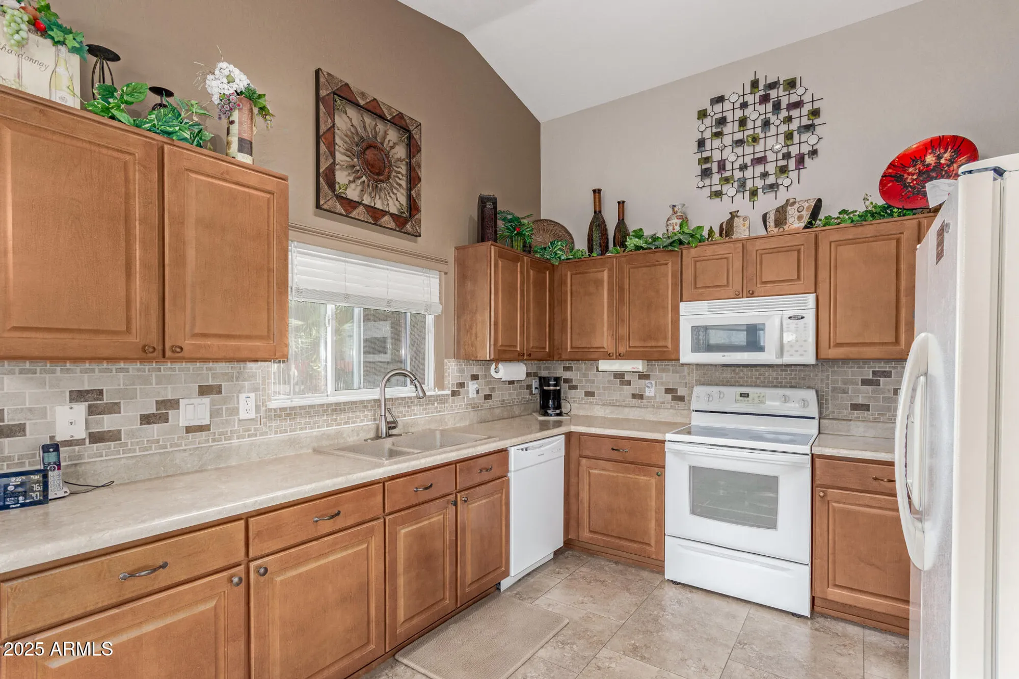 Property Slideshow image 12 of 34 | 23166 w shadow dr, Buckeye, AZ, 85326
