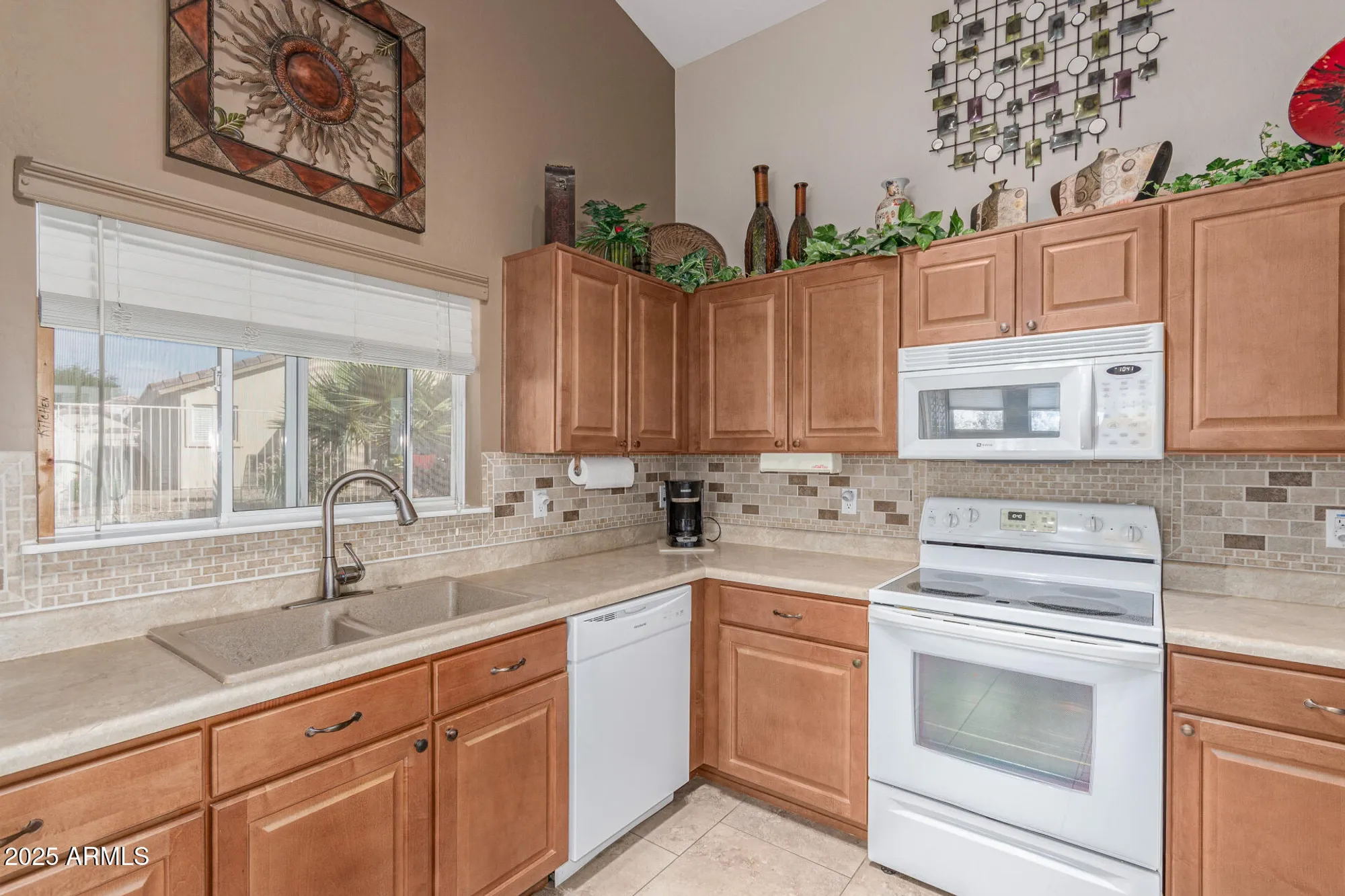 Property Slideshow image 14 of 34 | 23166 w shadow dr, Buckeye, AZ, 85326