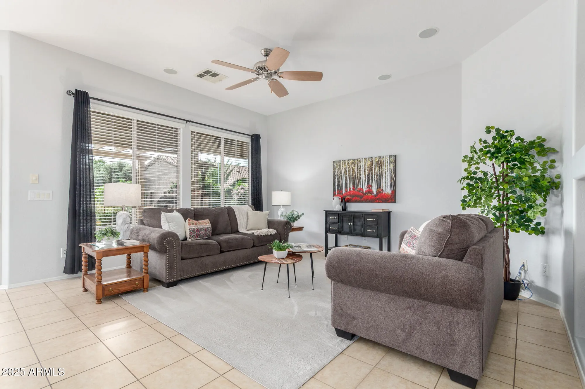 Property Slideshow image 7 of 60 | 4553 e narrowleaf dr, Gilbert, AZ, 85298