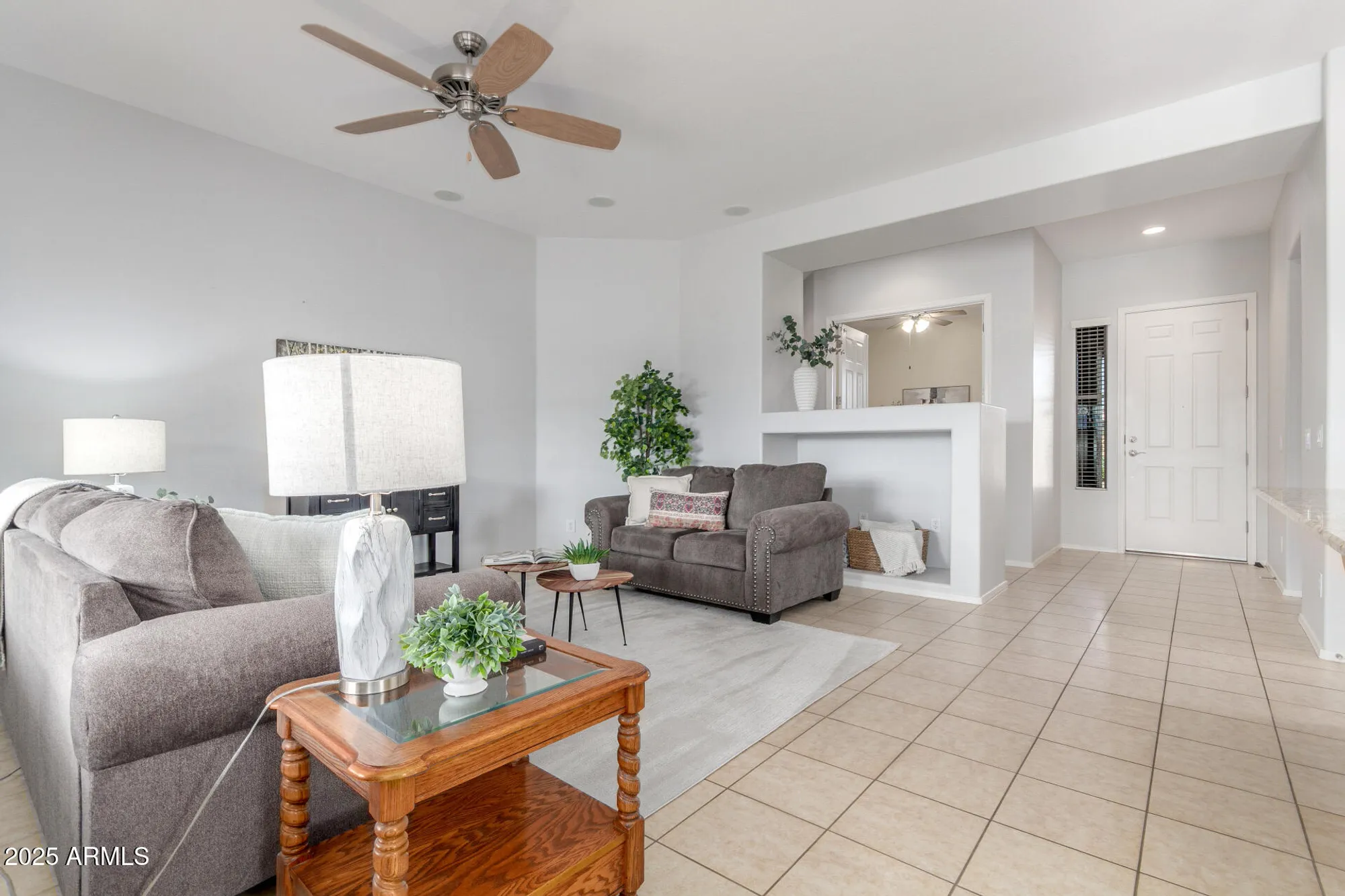 Property Slideshow image 8 of 60 | 4553 e narrowleaf dr, Gilbert, AZ, 85298