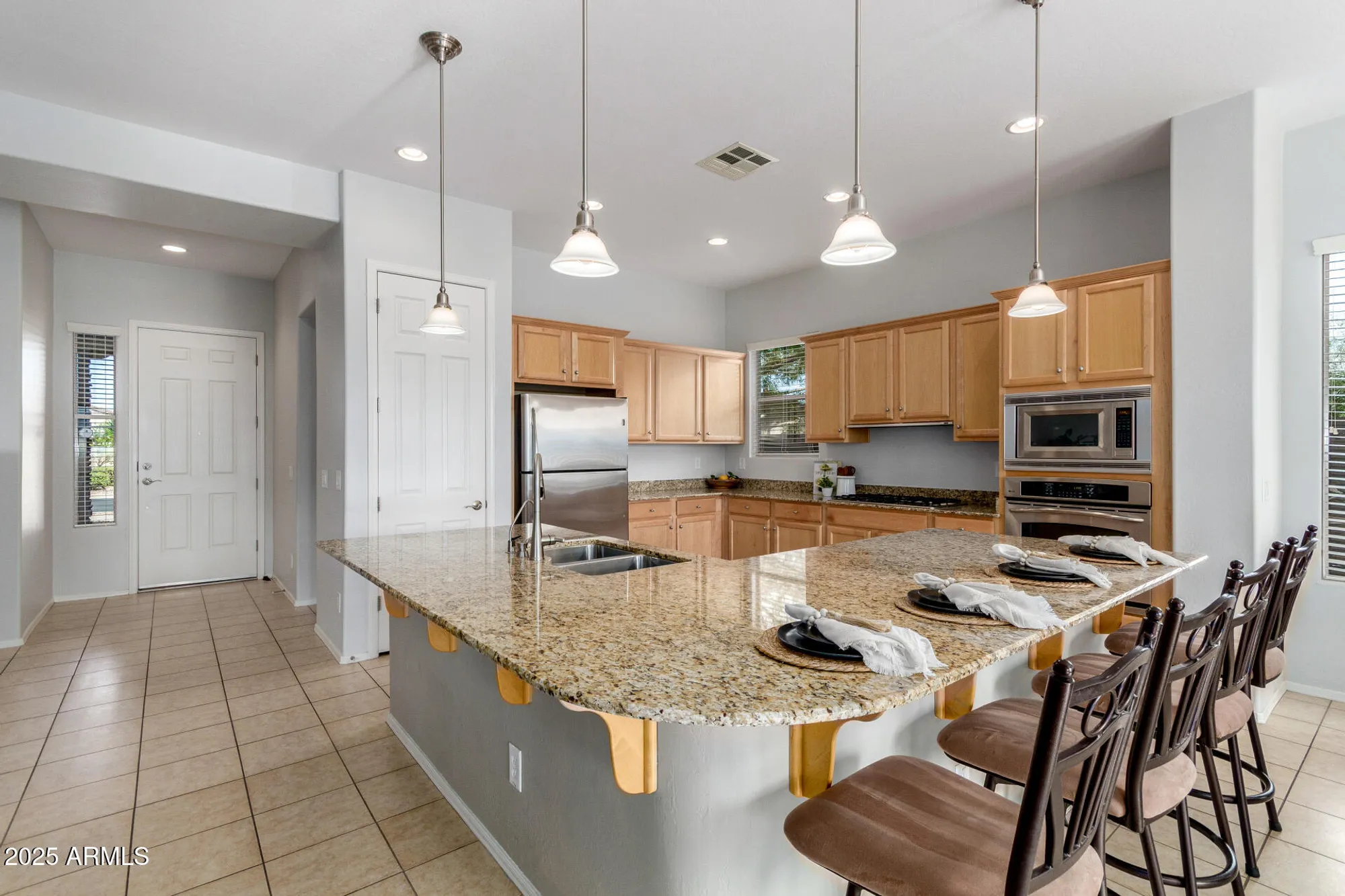 Property Slideshow image 9 of 60 | 4553 e narrowleaf dr, Gilbert, AZ, 85298