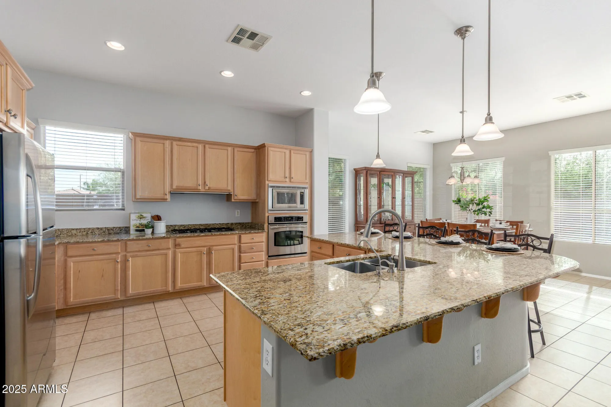 Property Slideshow image 10 of 60 | 4553 e narrowleaf dr, Gilbert, AZ, 85298