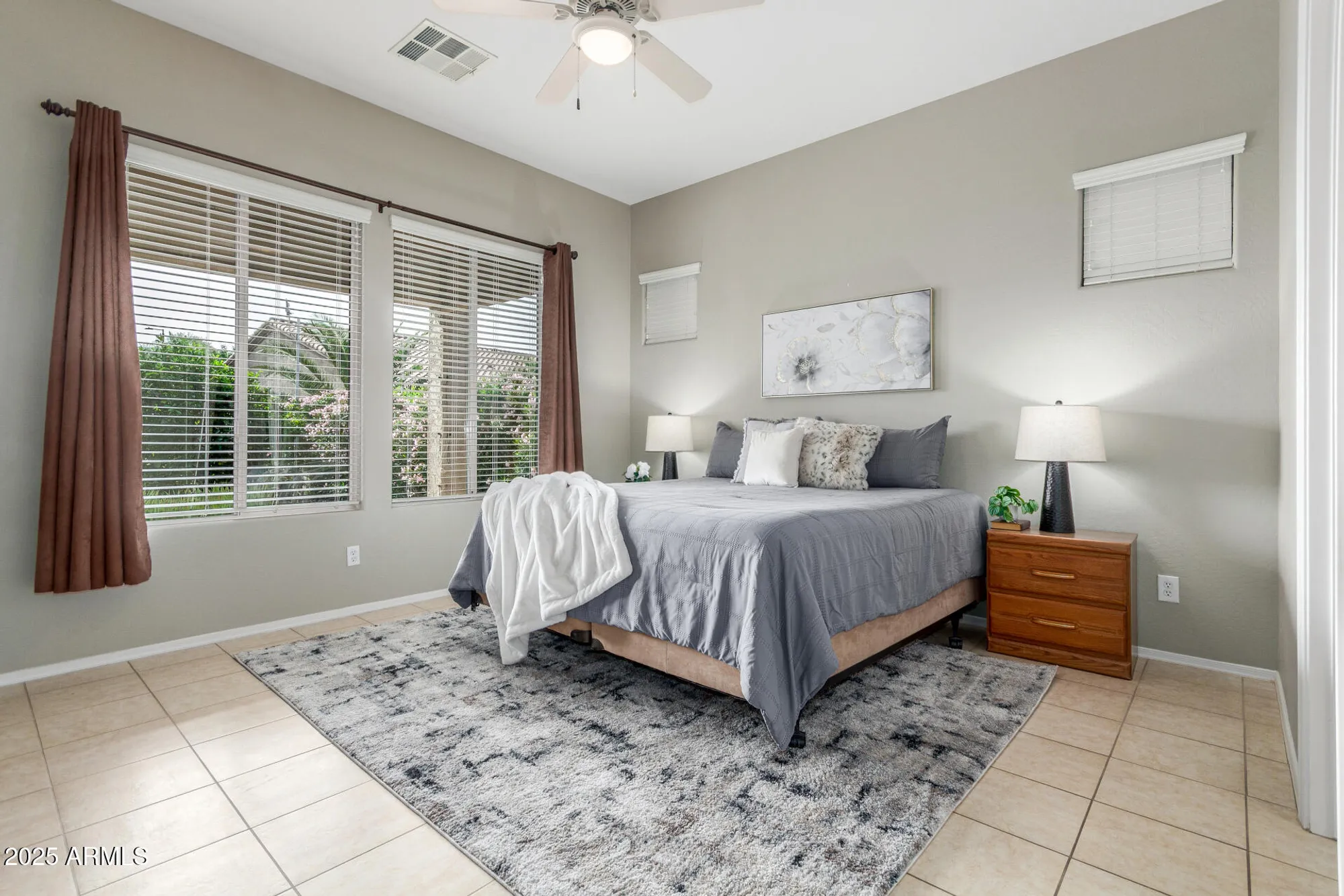 Property Slideshow image 14 of 60 | 4553 e narrowleaf dr, Gilbert, AZ, 85298