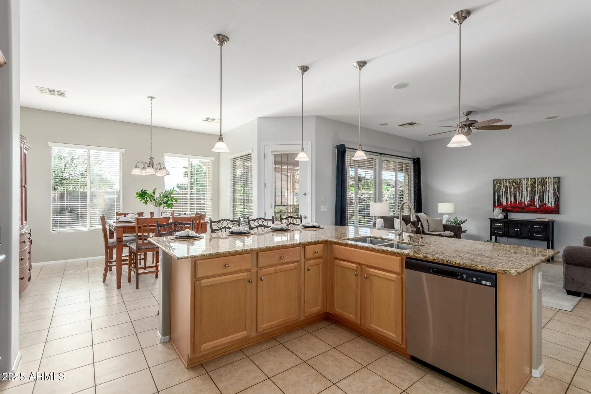 Property Slideshow image 11 of 60 | 4553 e narrowleaf dr, Gilbert, AZ, 85298