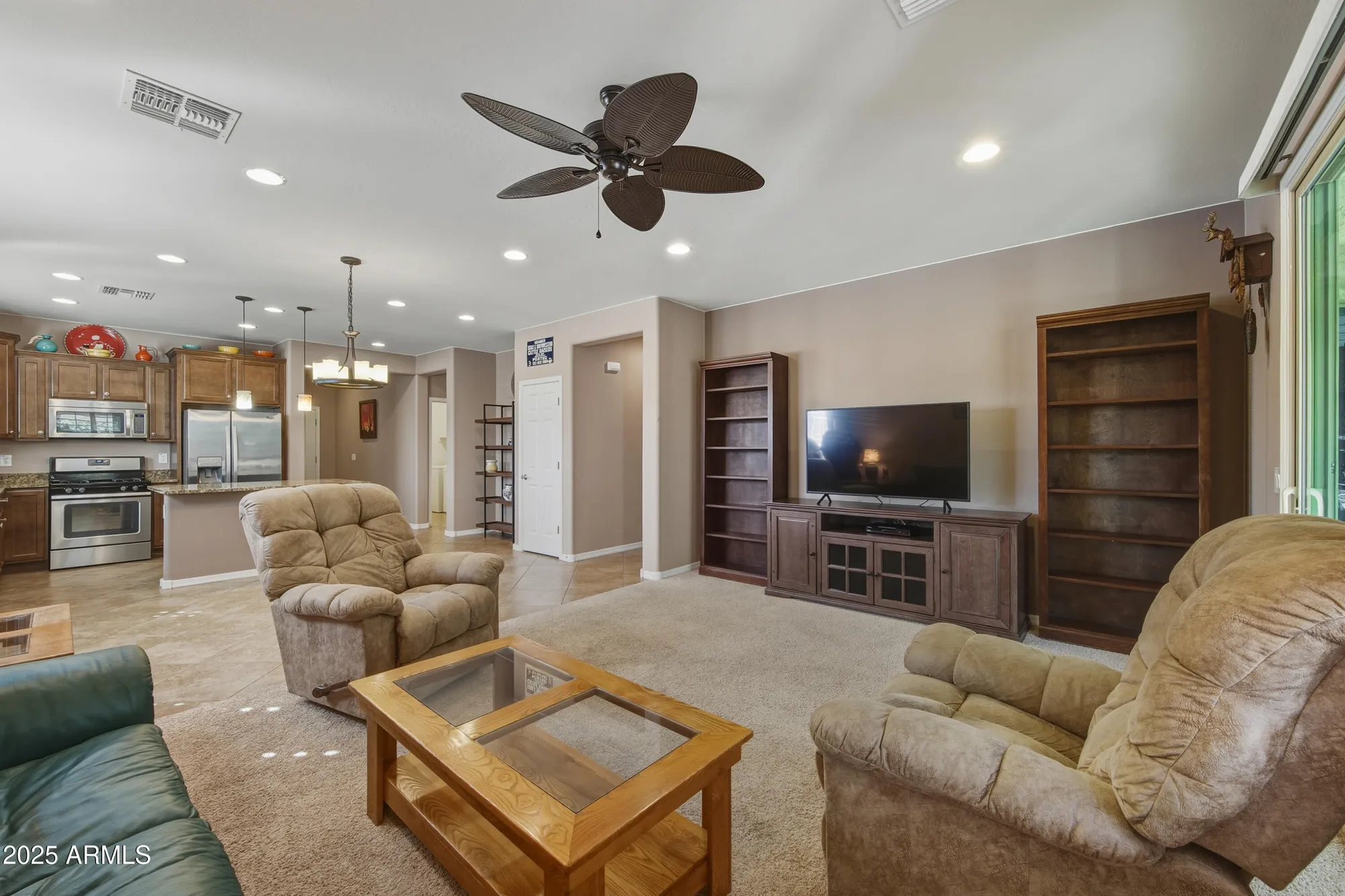 Property Slideshow image 8 of 47 | 7304 w silver spring way, Florence, AZ, 85132