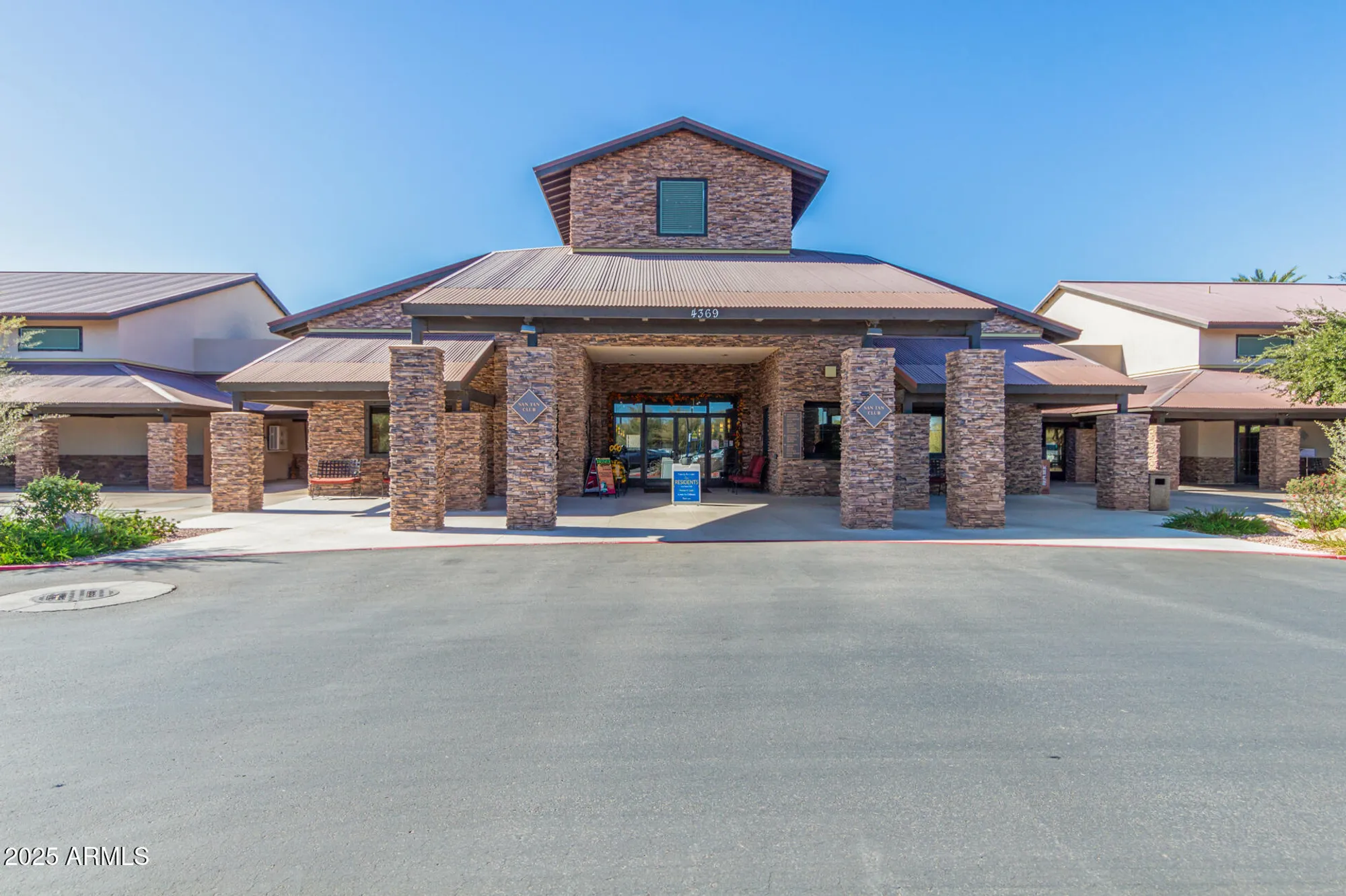 Property Slideshow image 43 of 60 | 4553 e narrowleaf dr, Gilbert, AZ, 85298