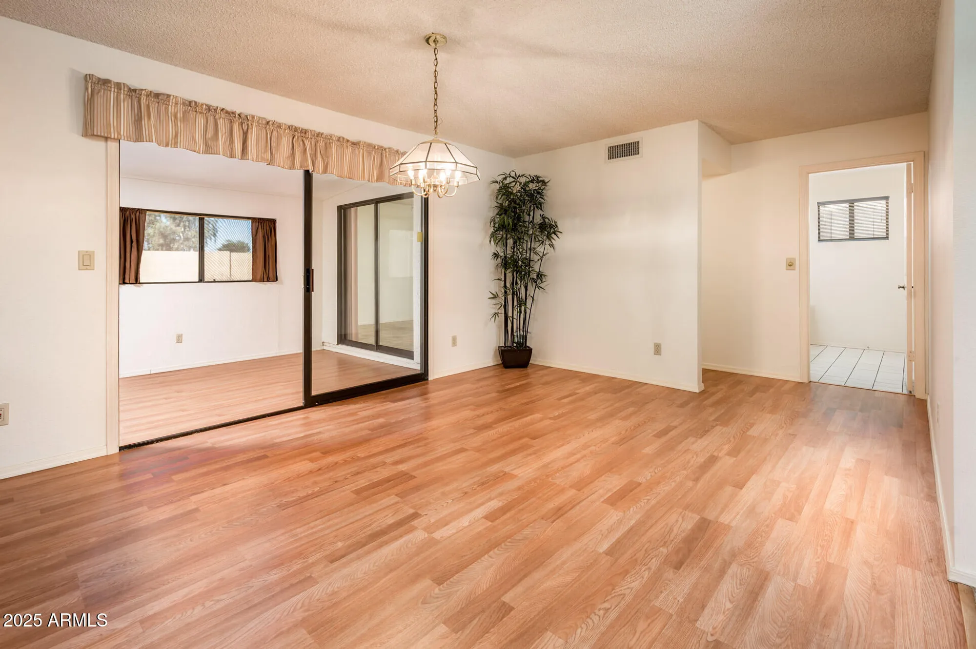 Property Slideshow image 7 of 49 | 538 s 76th pl, Mesa, AZ, 85208