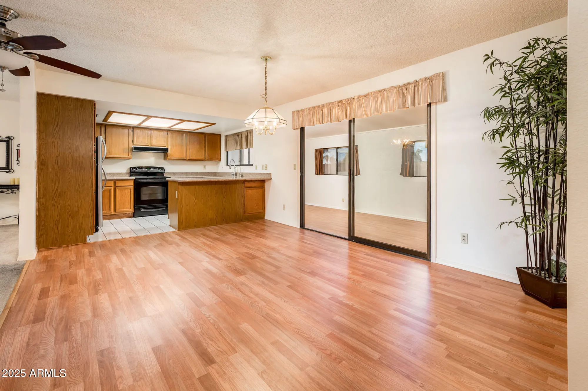 Property Slideshow image 9 of 49 | 538 s 76th pl, Mesa, AZ, 85208