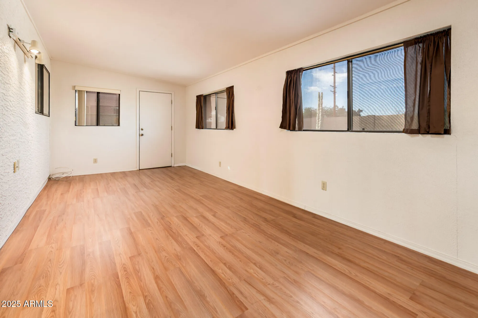 Property Slideshow image 13 of 49 | 538 s 76th pl, Mesa, AZ, 85208