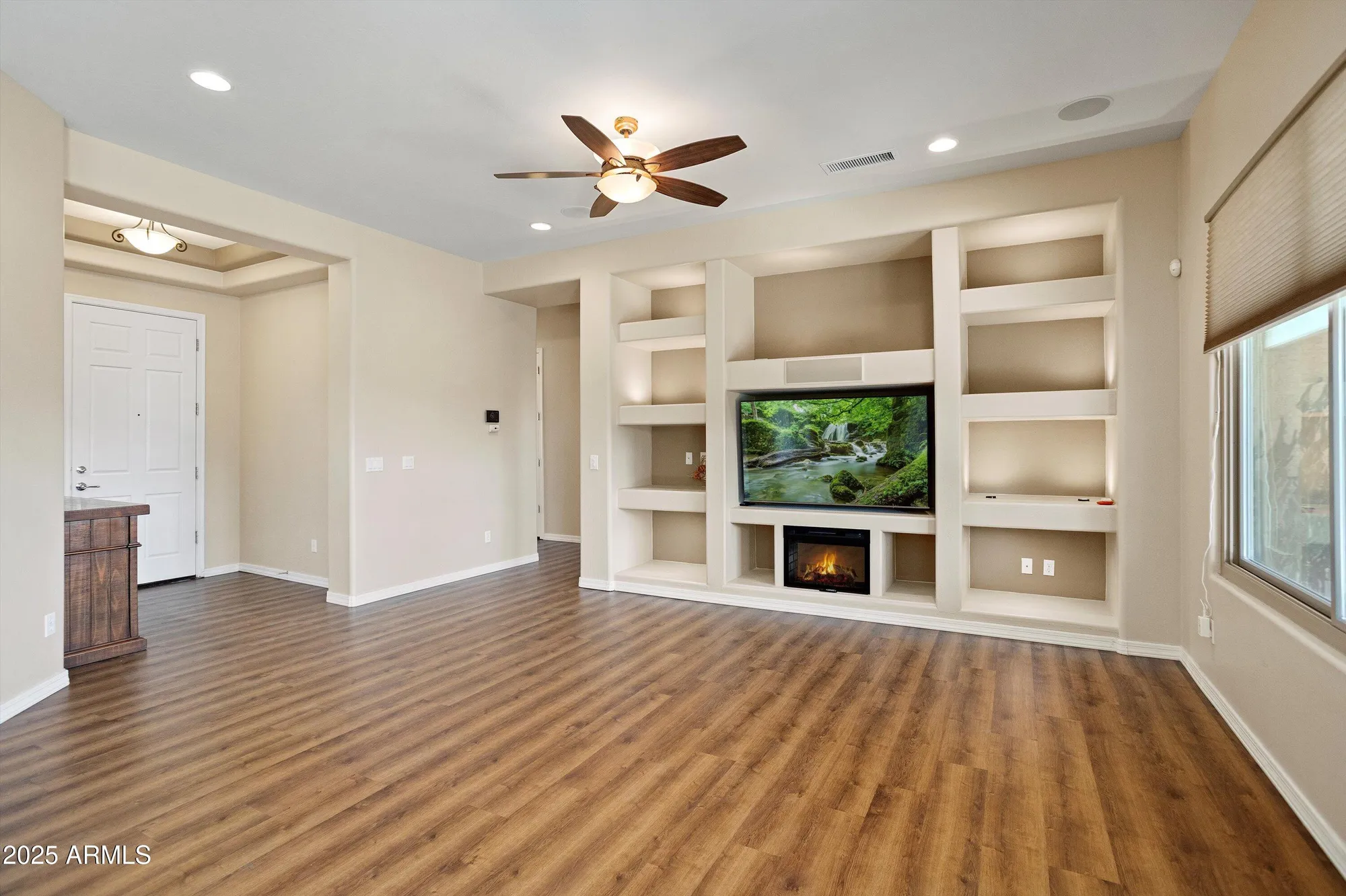 Property Slideshow image 10 of 62 | 20493 n 264th ave, Buckeye, AZ, 85396