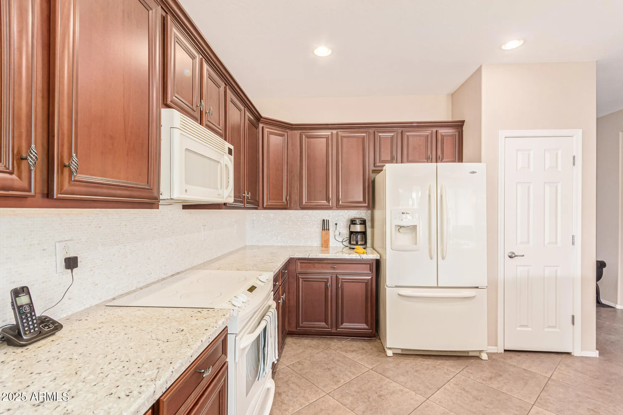 Property Slideshow image 9 of 72 | 42551 w falling star ct, Maricopa, AZ, 85138