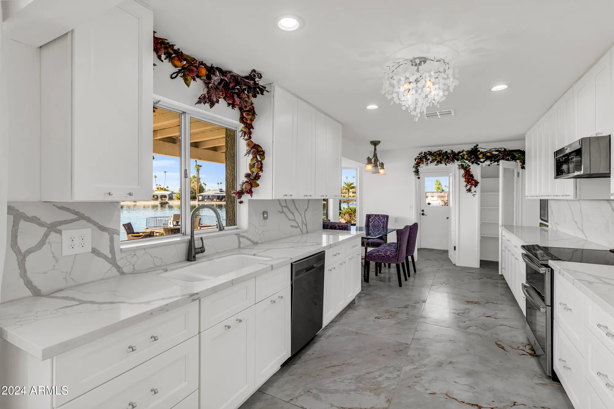 Property Slideshow image 11 of 18 | 10601 w bayside rd, Sun City, AZ, 85351