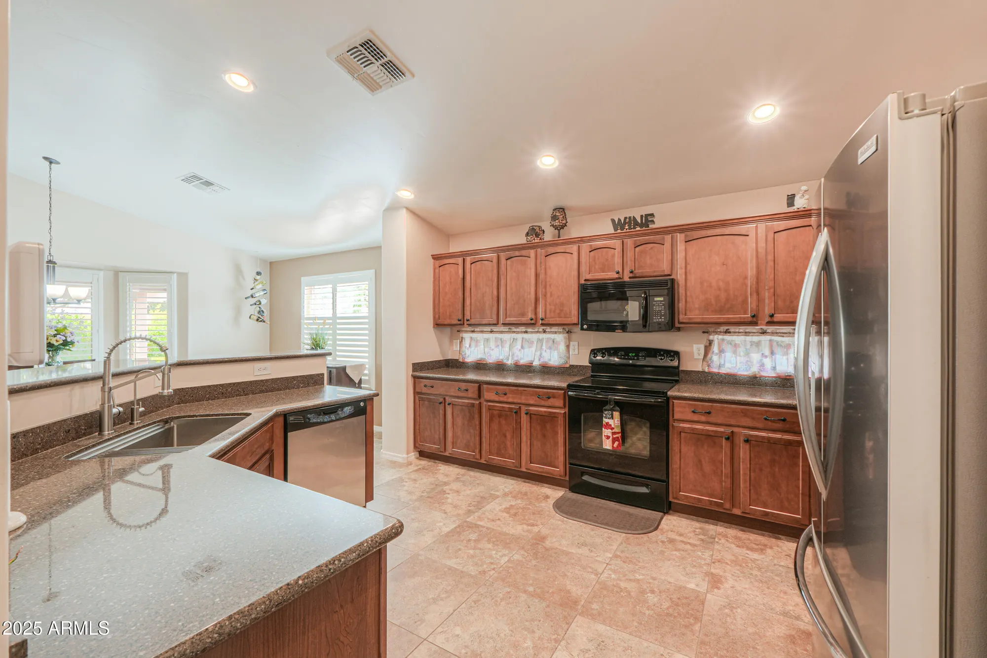 Property Slideshow image 23 of 43 | 140 s agua fria ln, Casa Grande, AZ, 85194