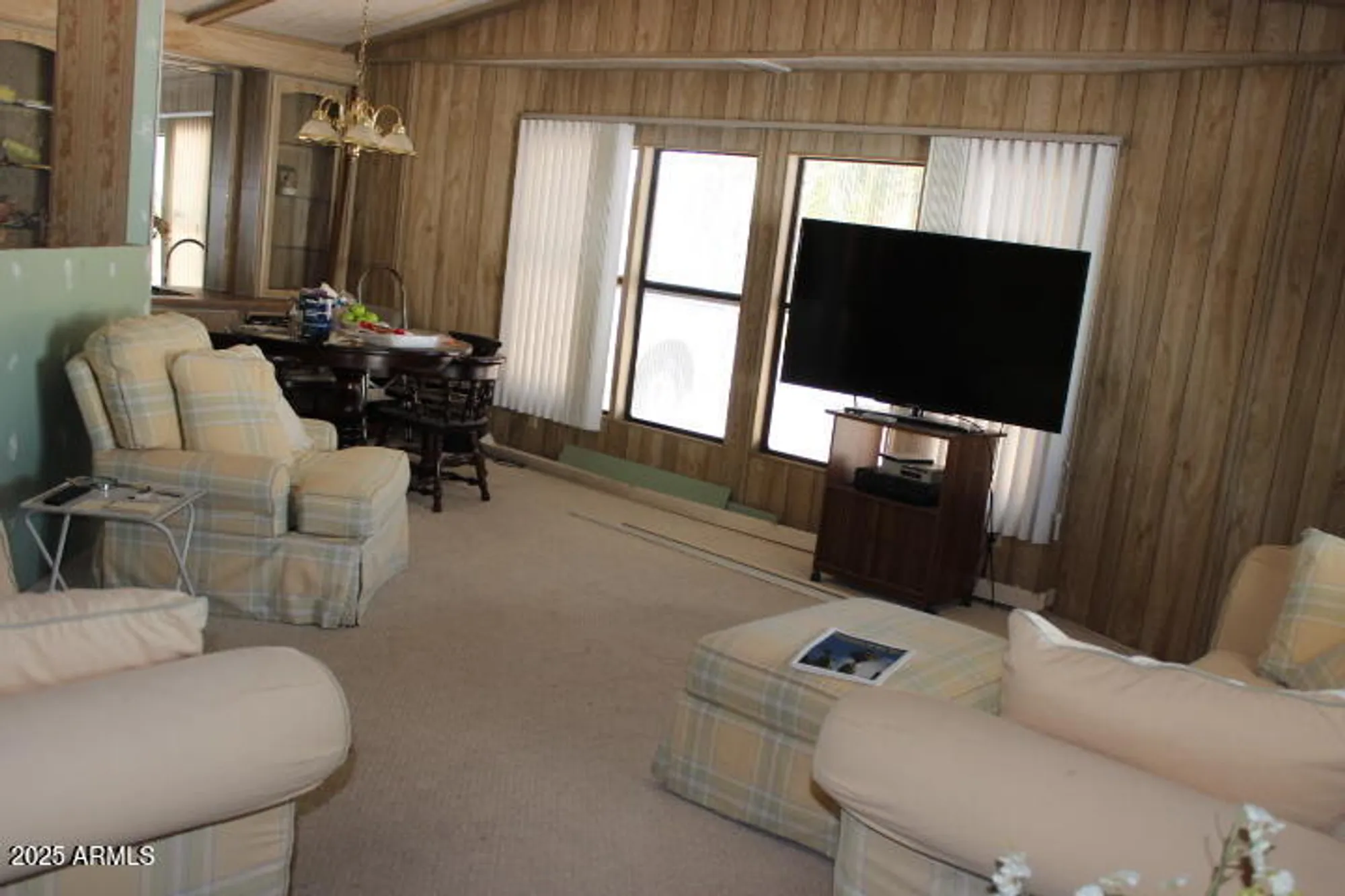 Property Slideshow image 4 of 27 | 457 s 80th pl, Mesa, AZ, 85208