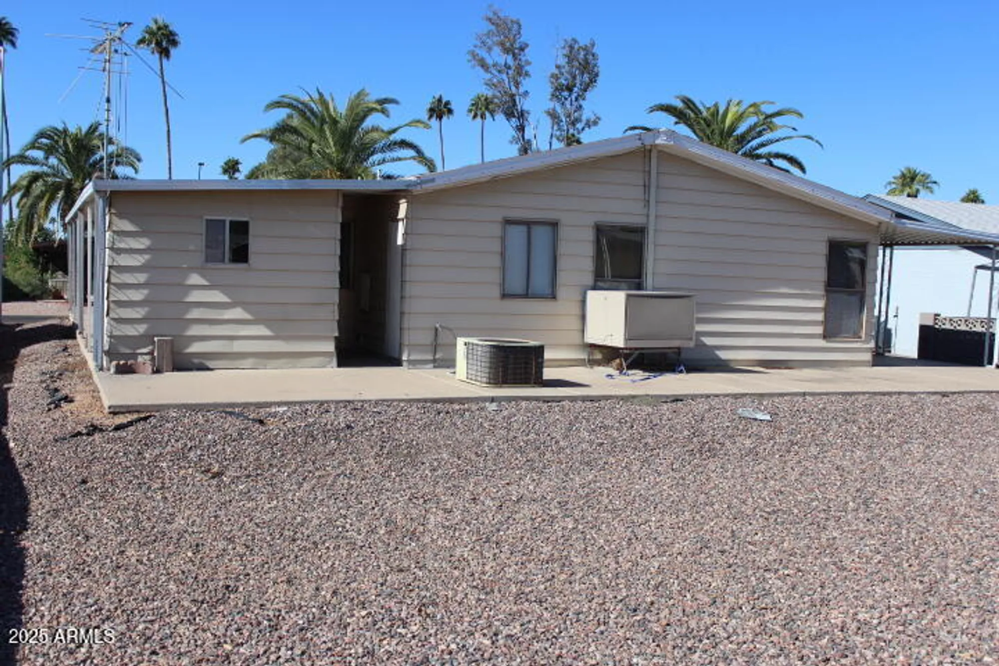 Property Slideshow image 3 of 27 | 457 s 80th pl, Mesa, AZ, 85208