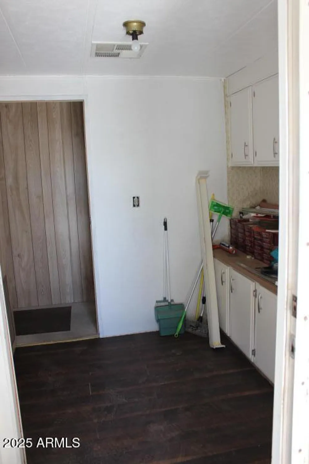 Property Slideshow image 22 of 27 | 457 s 80th pl, Mesa, AZ, 85208