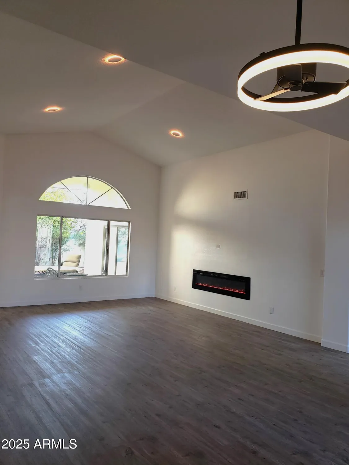 Property Slideshow image 4 of 33 | 14371 w morning star trl, Surprise, AZ, 85374