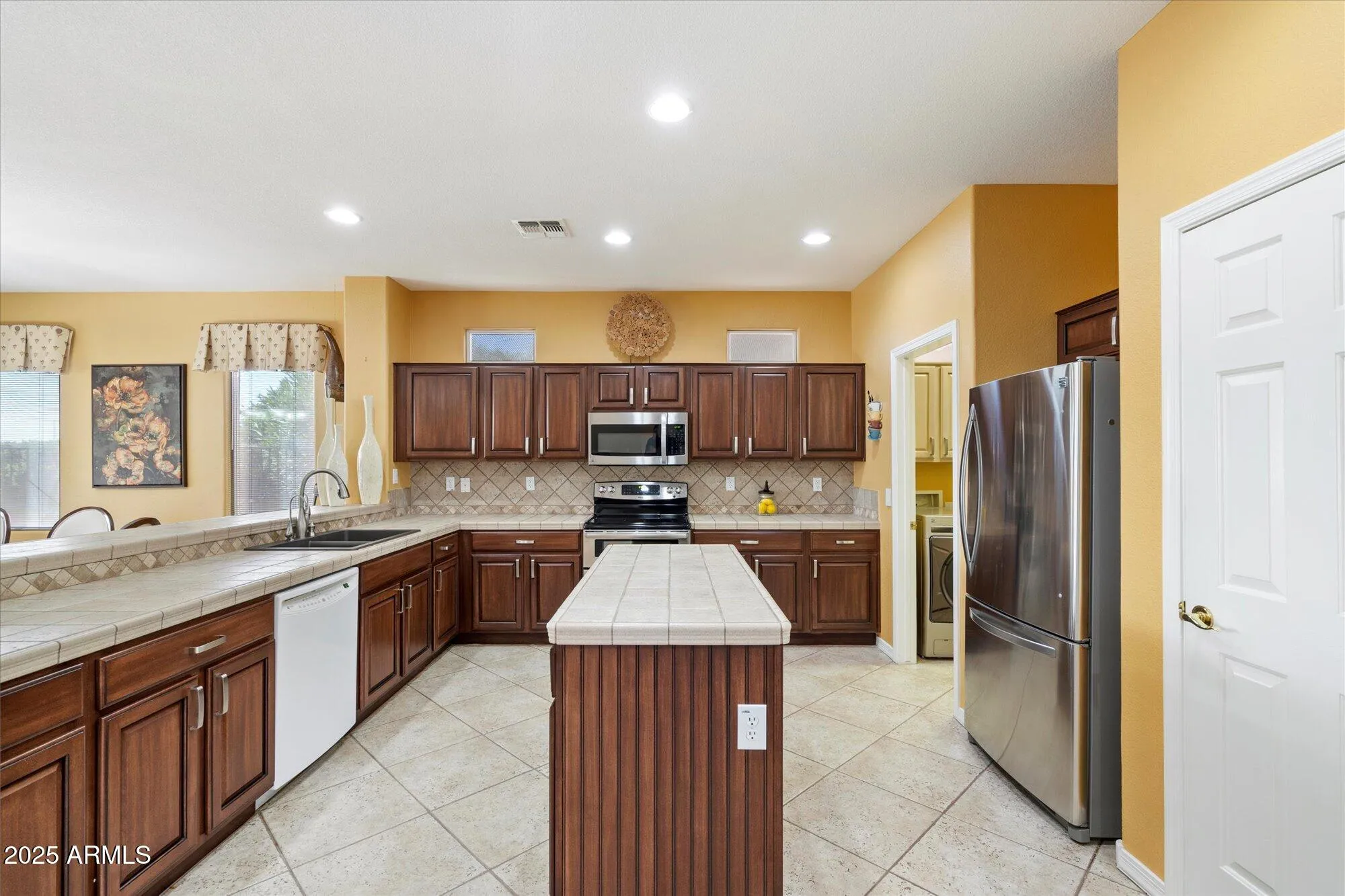 Property Slideshow image 14 of 34 | 3511 e firestone dr, Chandler, AZ, 85249