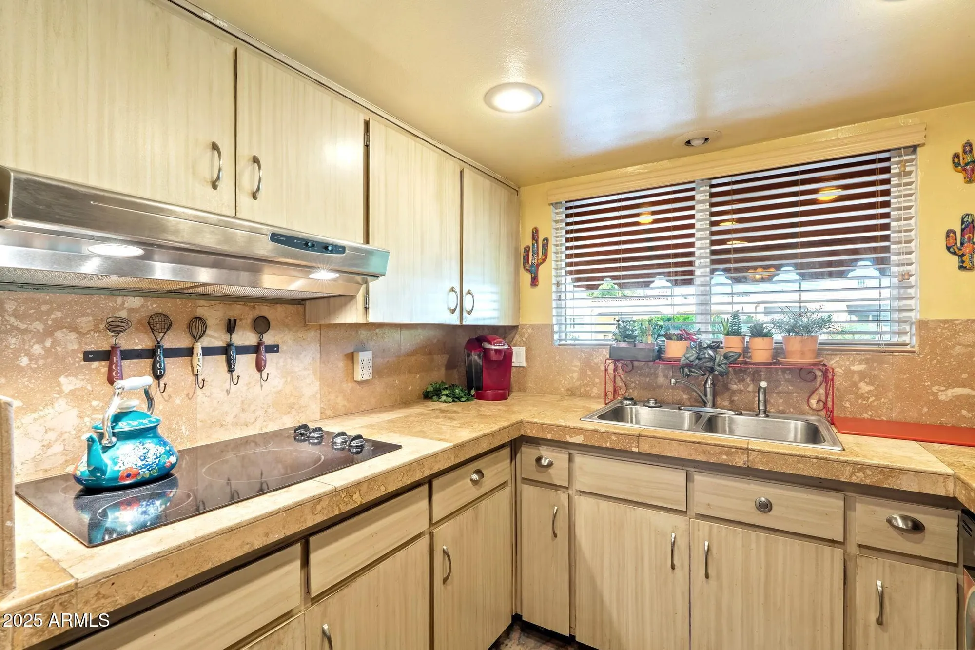 Property Slideshow image 7 of 48 | 7607 e northland dr, Scottsdale, AZ, 85251