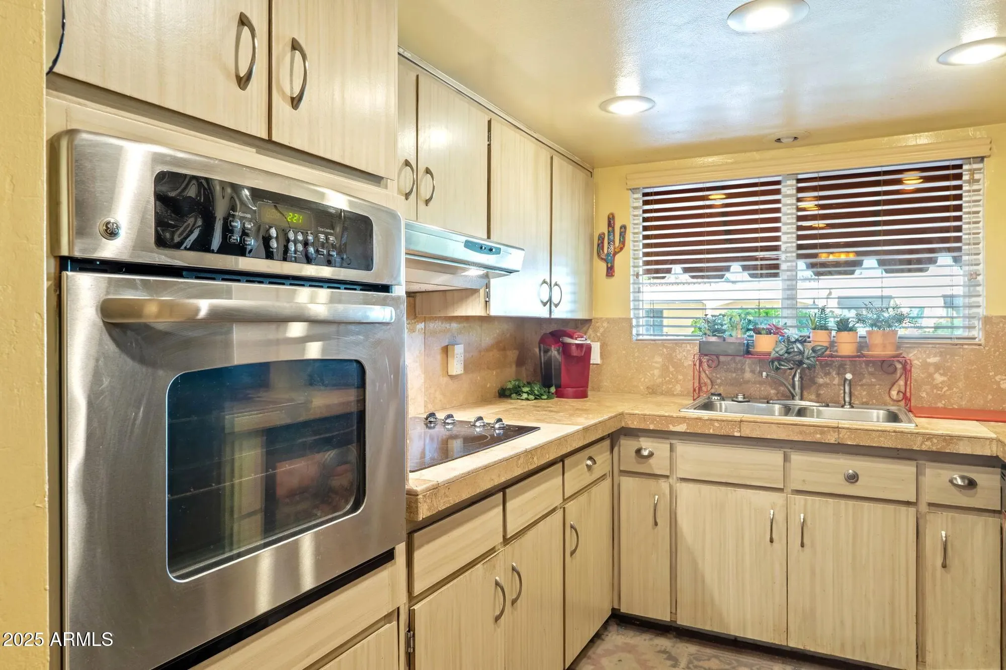 Property Slideshow image 10 of 48 | 7607 e northland dr, Scottsdale, AZ, 85251