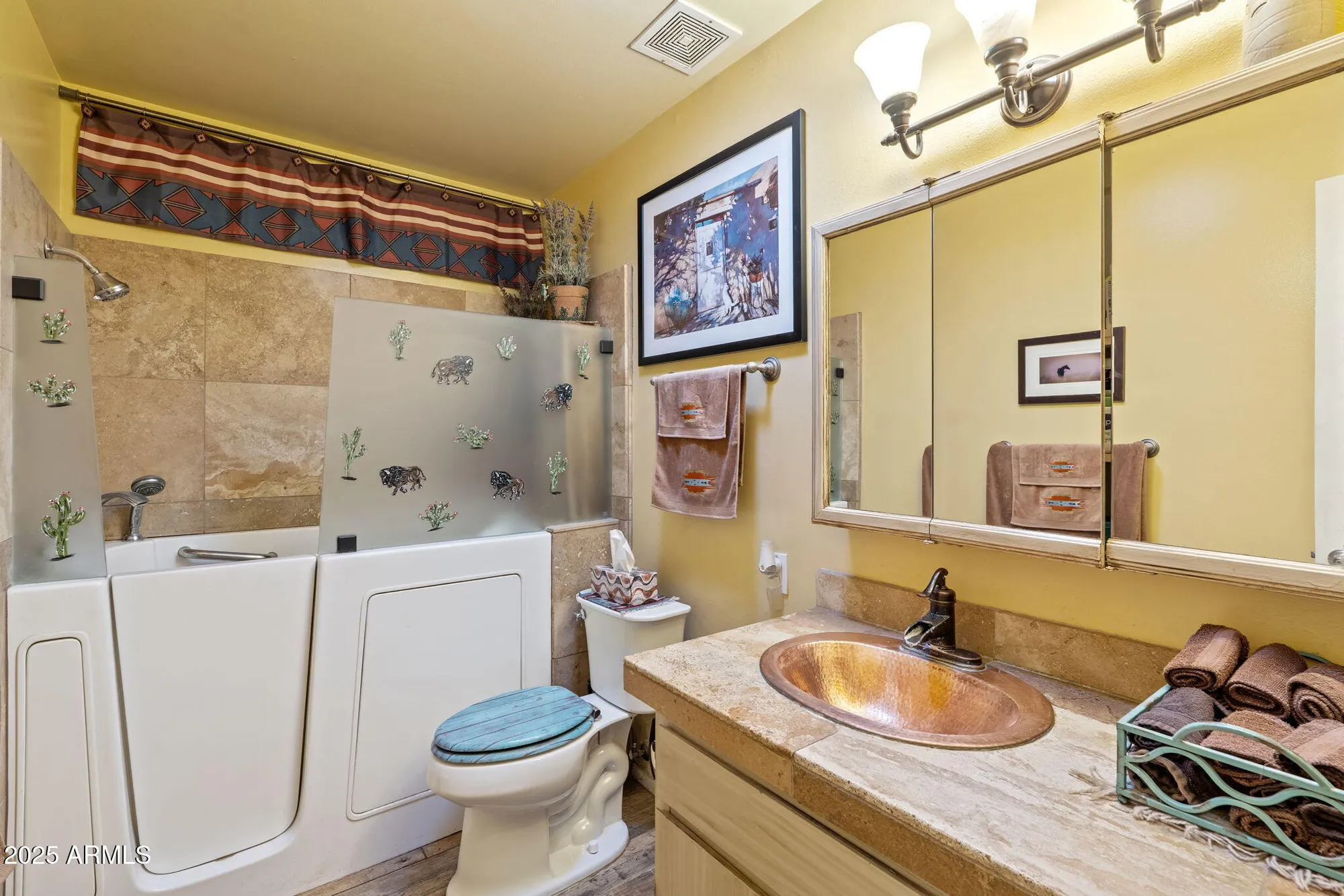 Property Slideshow image 14 of 48 | 7607 e northland dr, Scottsdale, AZ, 85251