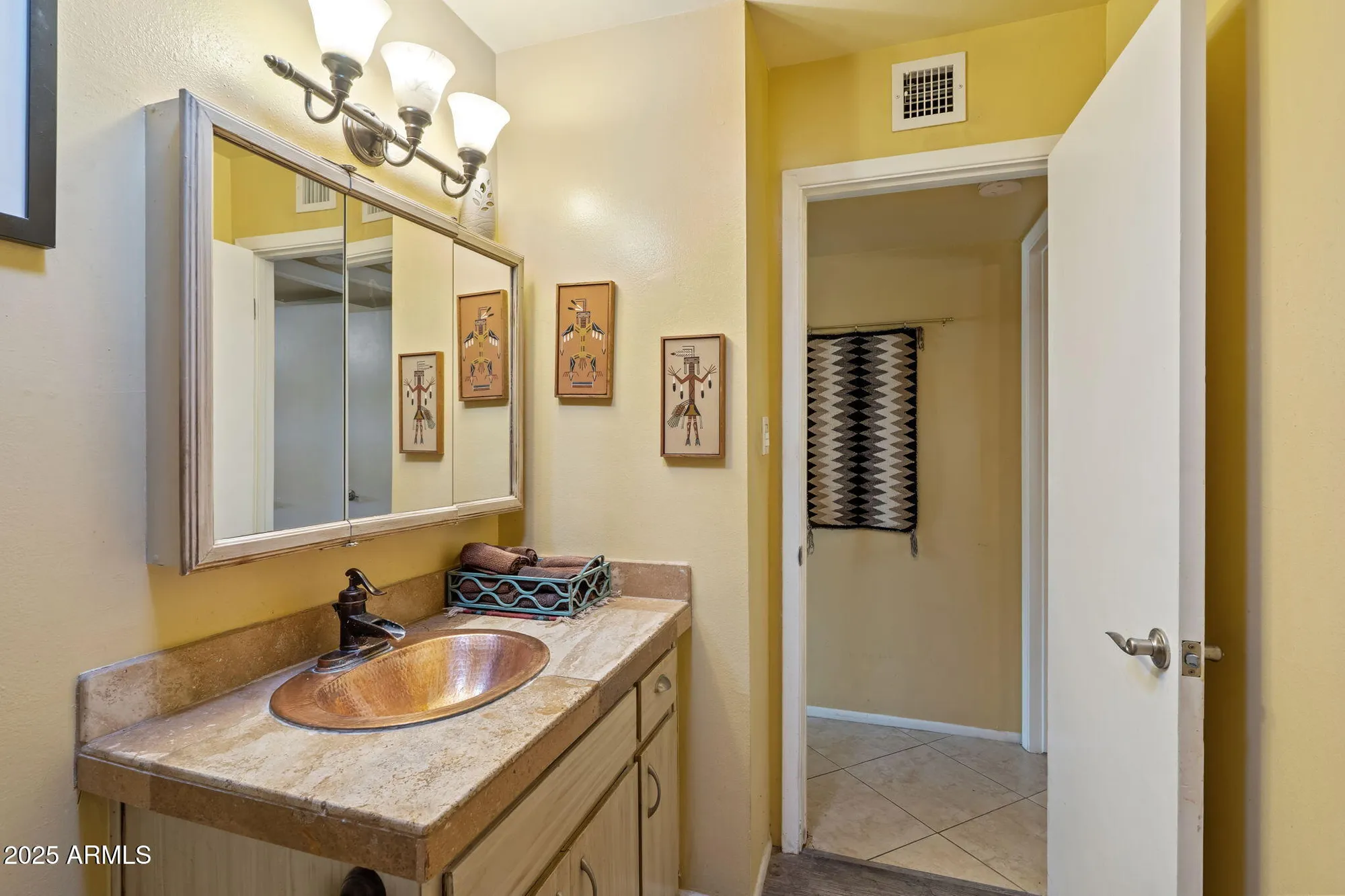 Property Slideshow image 15 of 48 | 7607 e northland dr, Scottsdale, AZ, 85251