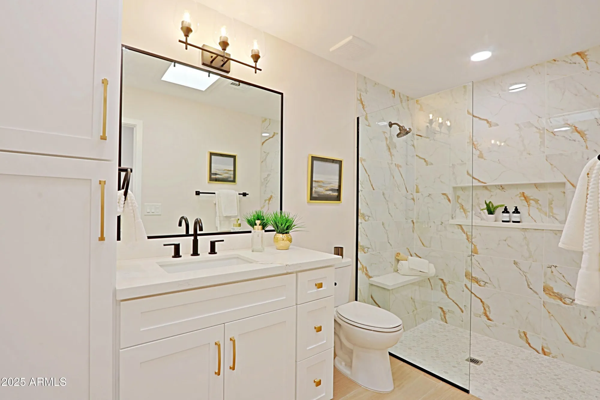 Property Slideshow image 11 of 58 | 10511 w kingswood cir, Sun City, AZ, 85351