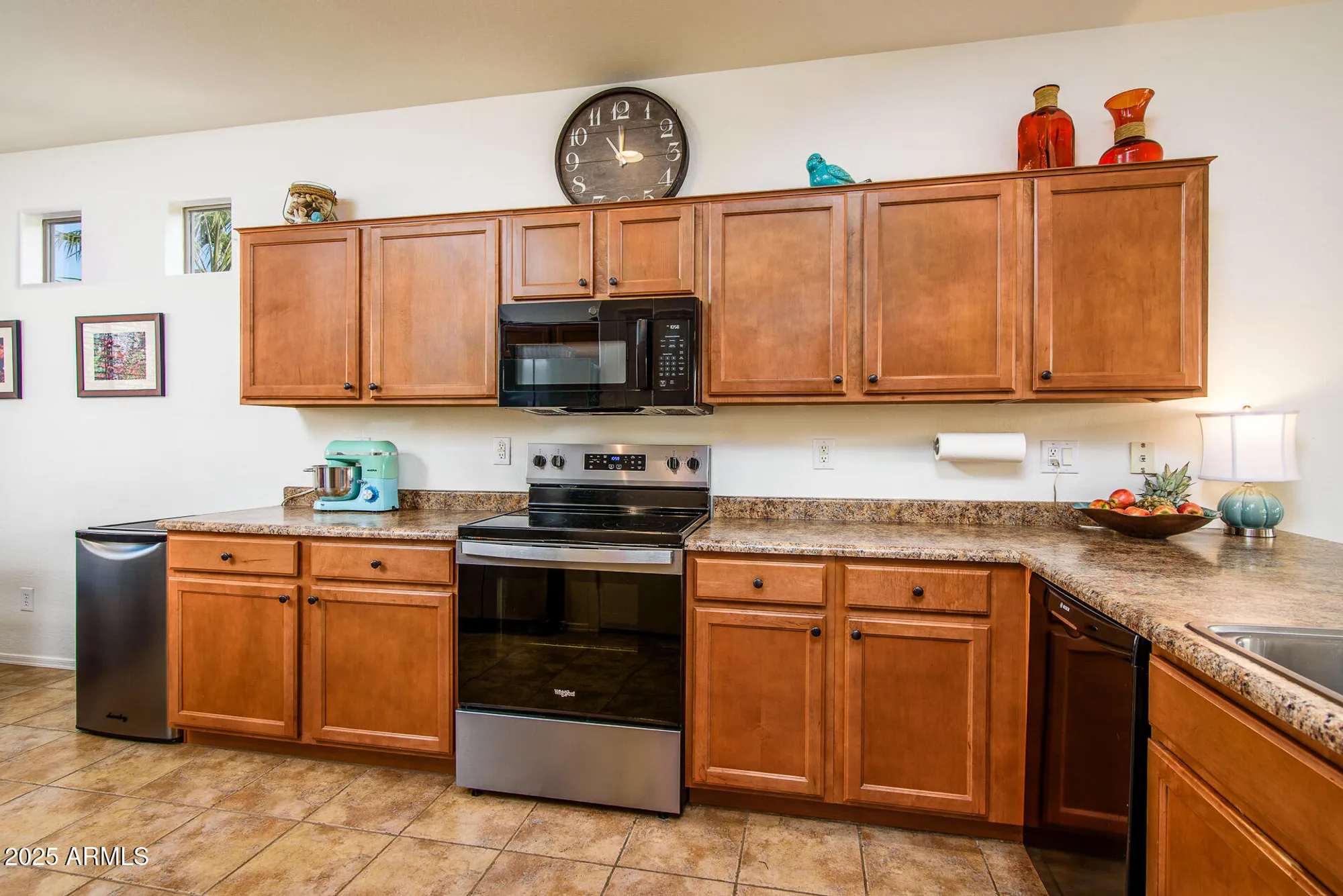 Property Slideshow image 13 of 53 | 20563 n big dipper dr, Maricopa, AZ, 85138