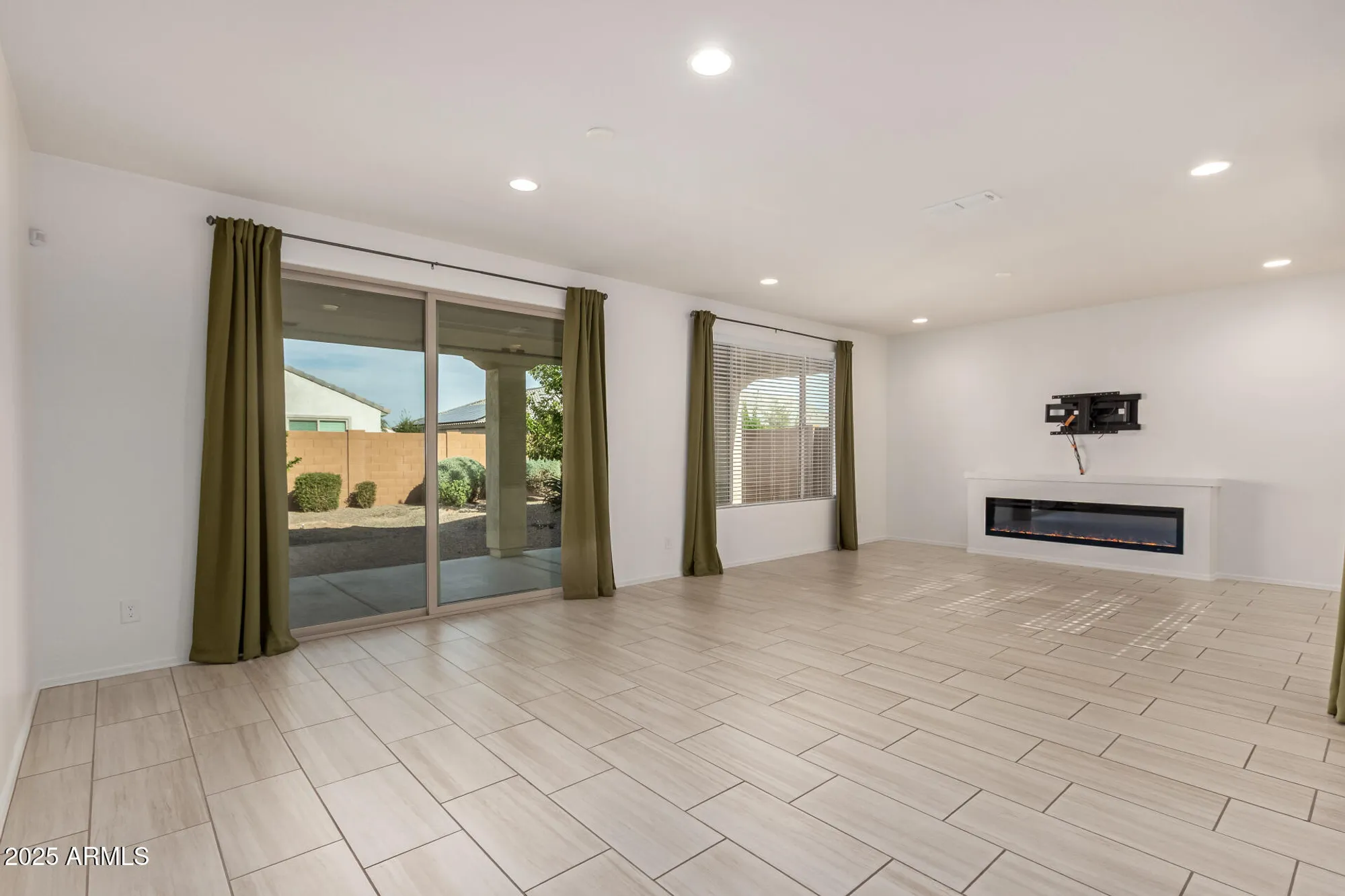 Property Slideshow image 6 of 28 | 26816 w melinda ln, Buckeye, AZ, 85396