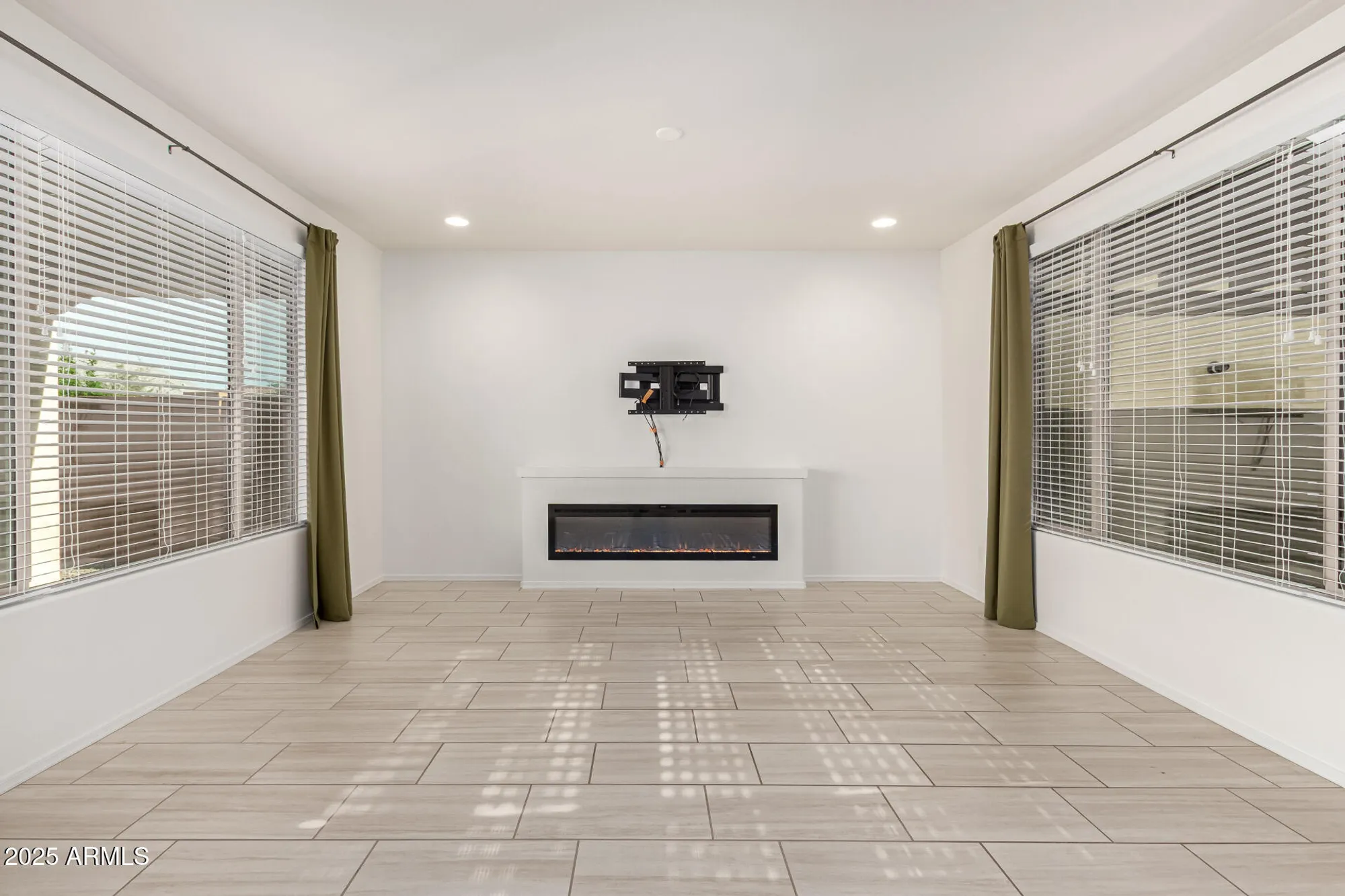 Property Slideshow image 7 of 28 | 26816 w melinda ln, Buckeye, AZ, 85396