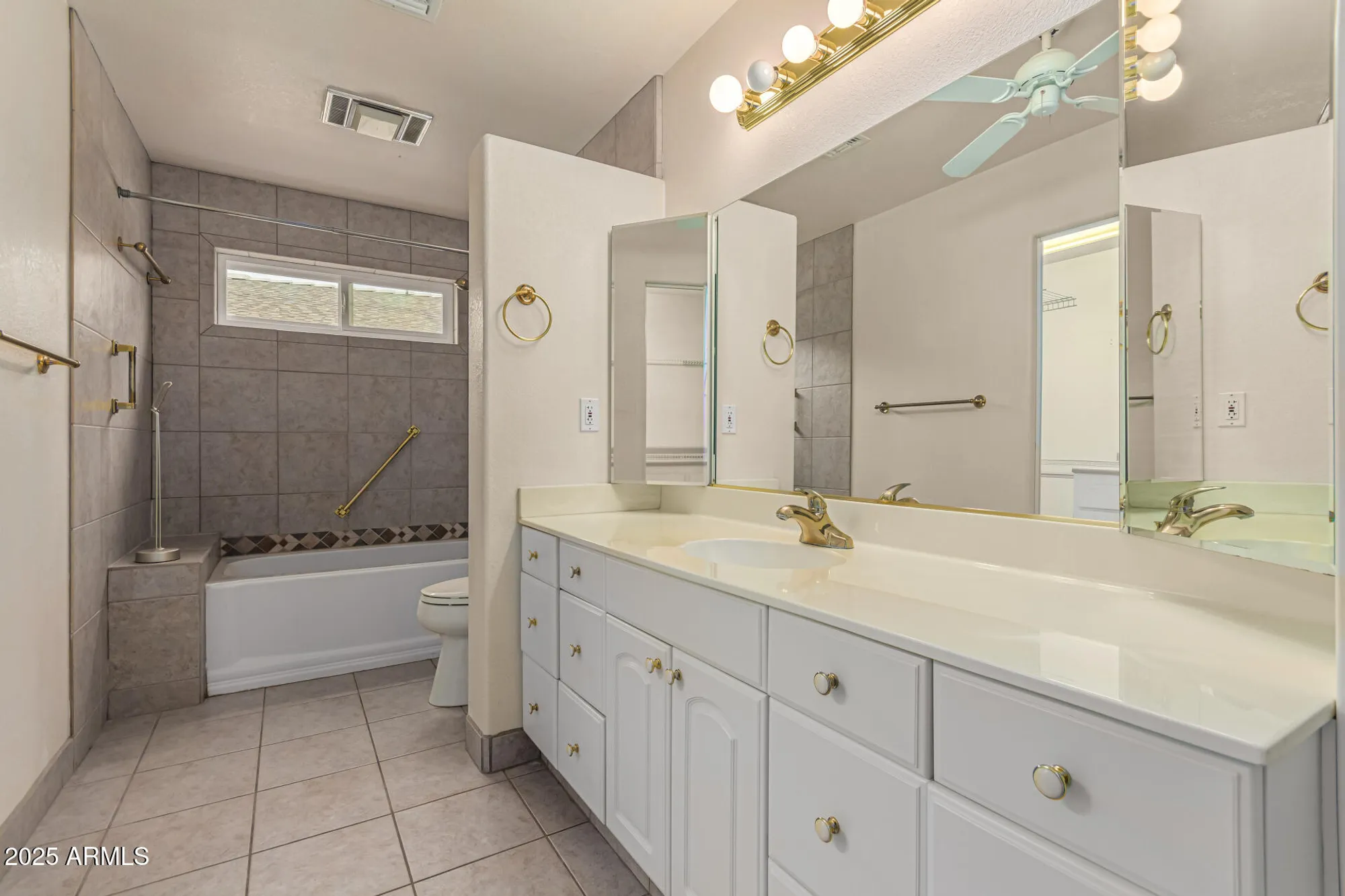 Property Slideshow image 29 of 59 | 10626 w emerald pt, Sun City, AZ, 85351