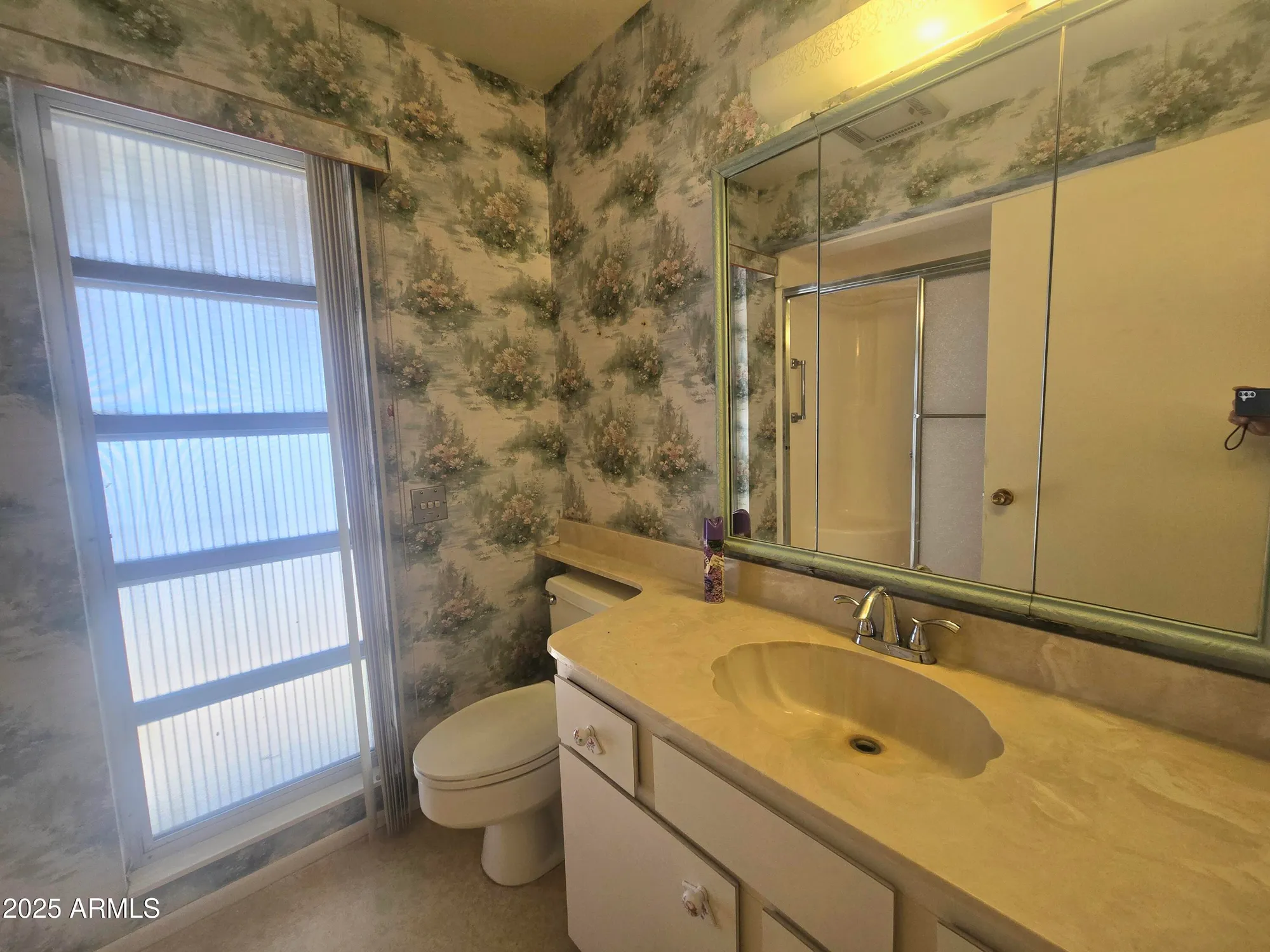 Property Slideshow image 13 of 23 | 10813 w hutton dr, Sun City, AZ, 85351