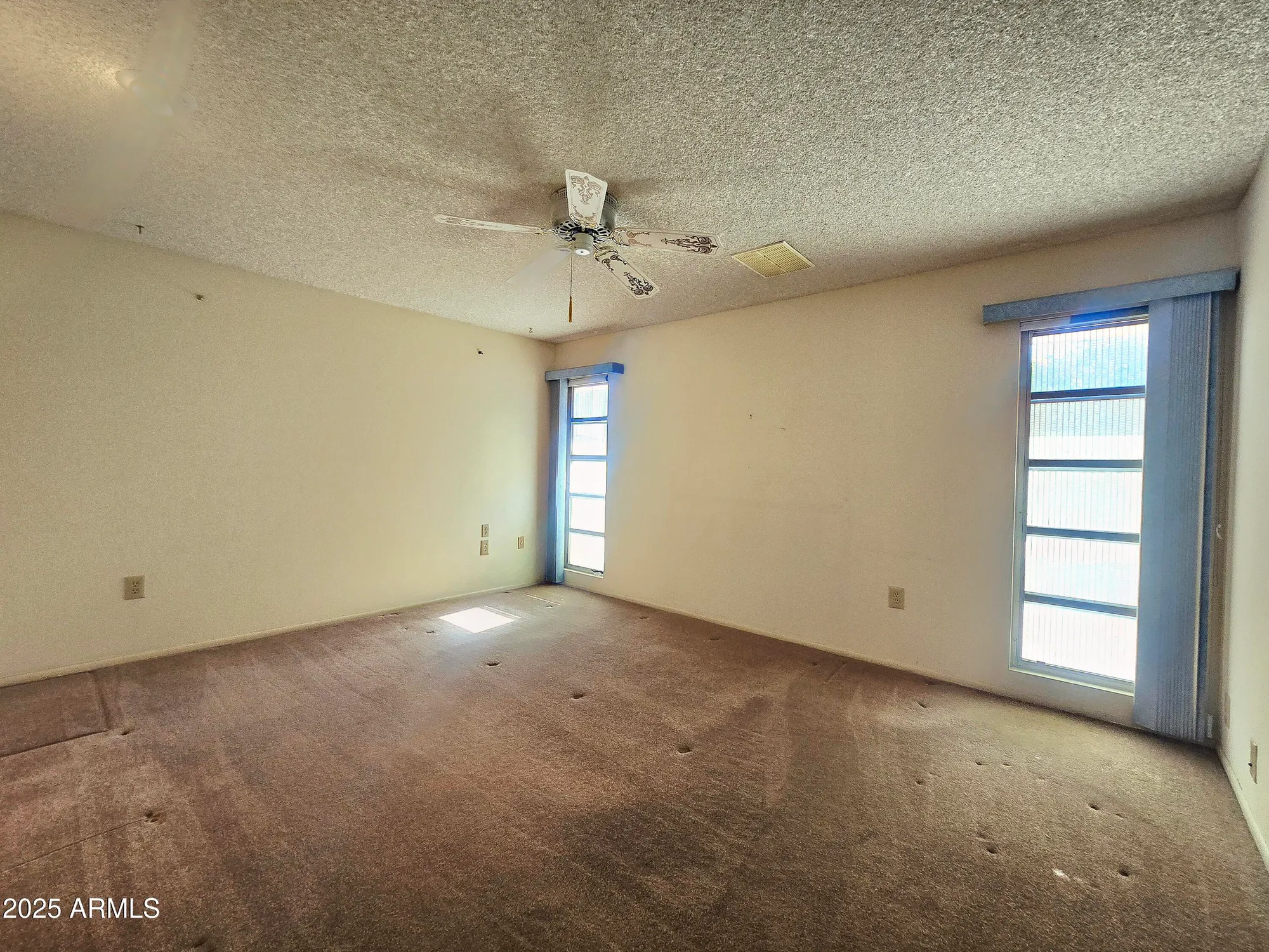 Property Slideshow image 8 of 23 | 10813 w hutton dr, Sun City, AZ, 85351