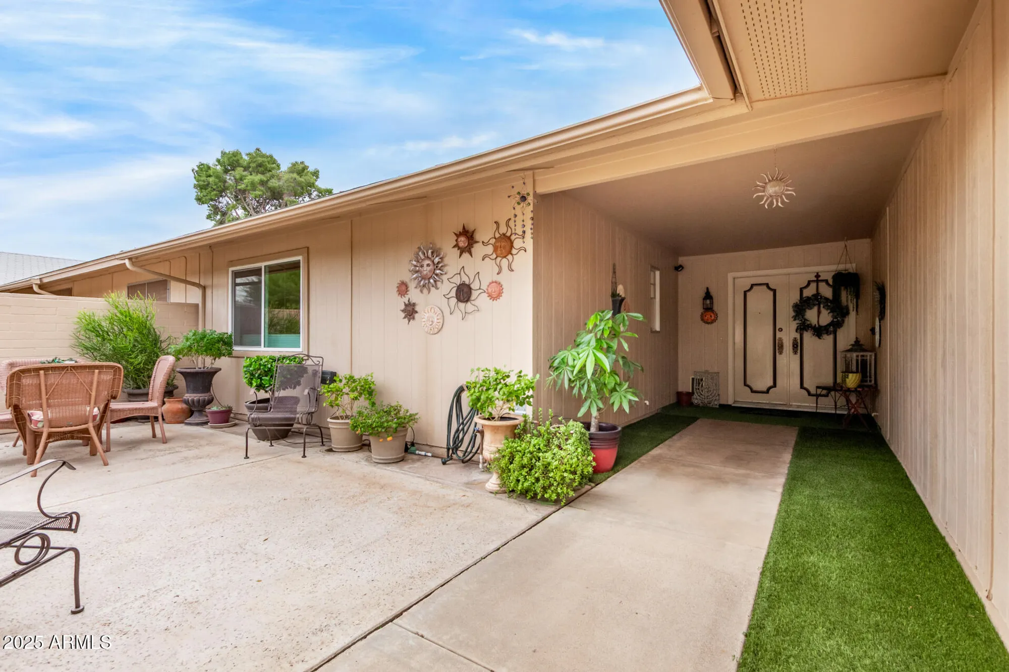Property Slideshow image 2 of 25 | 9881 w spanish moss ct, Sun City, AZ, 85373