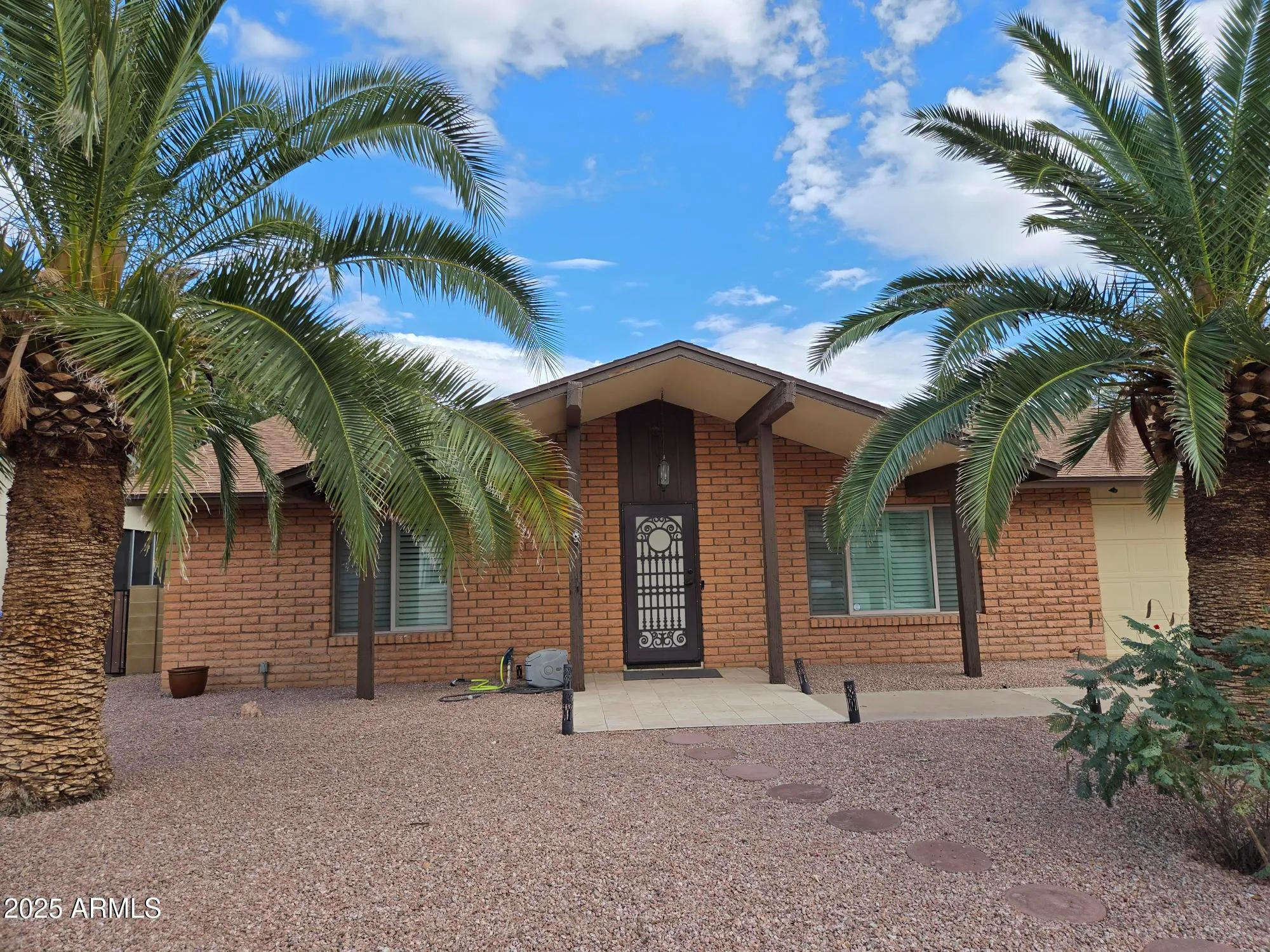 Property Slideshow image 1 of 37 | 11401 s shoshoni dr, Phoenix, AZ, 85044