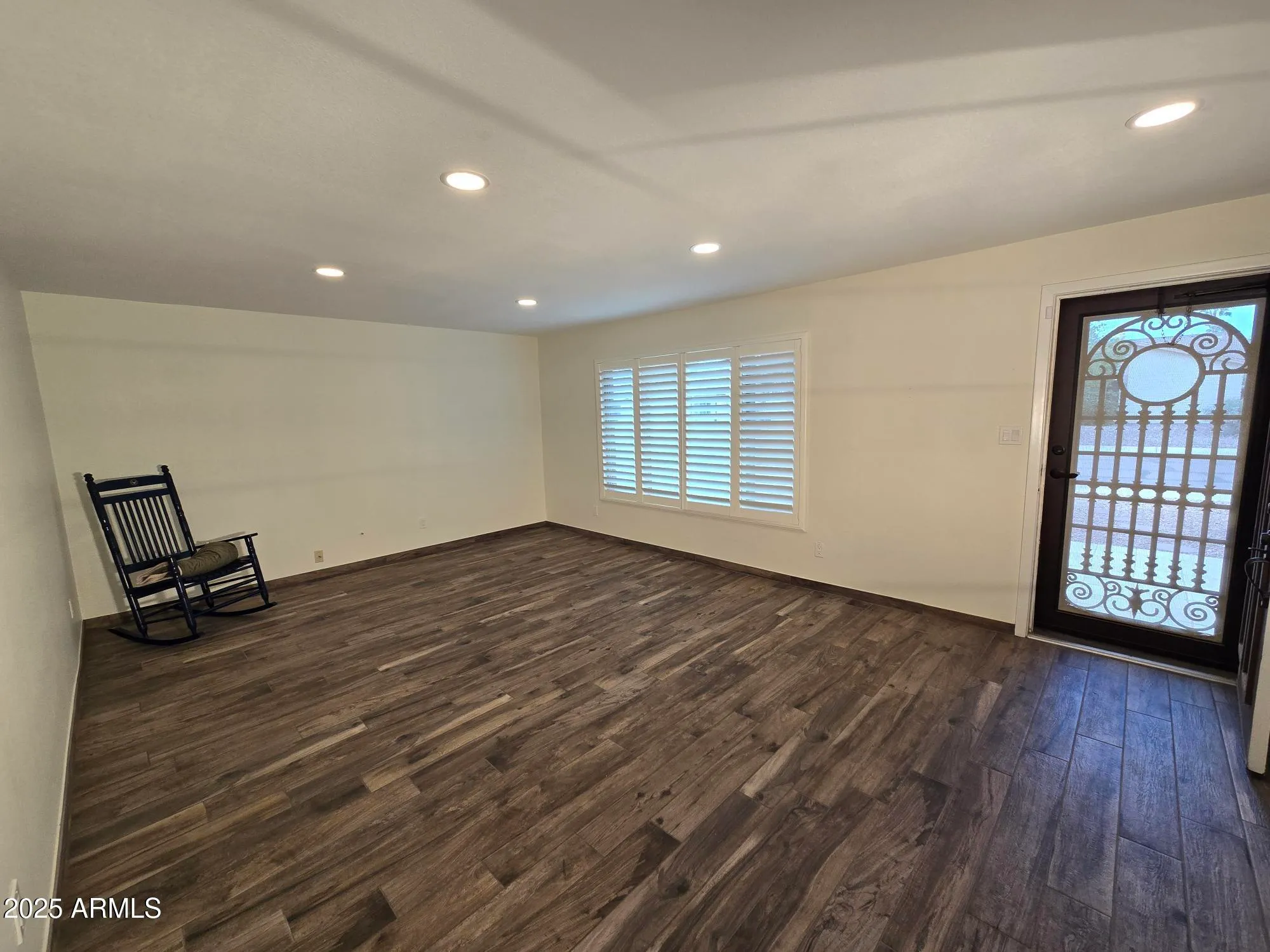 Property Slideshow image 6 of 37 | 11401 s shoshoni dr, Phoenix, AZ, 85044