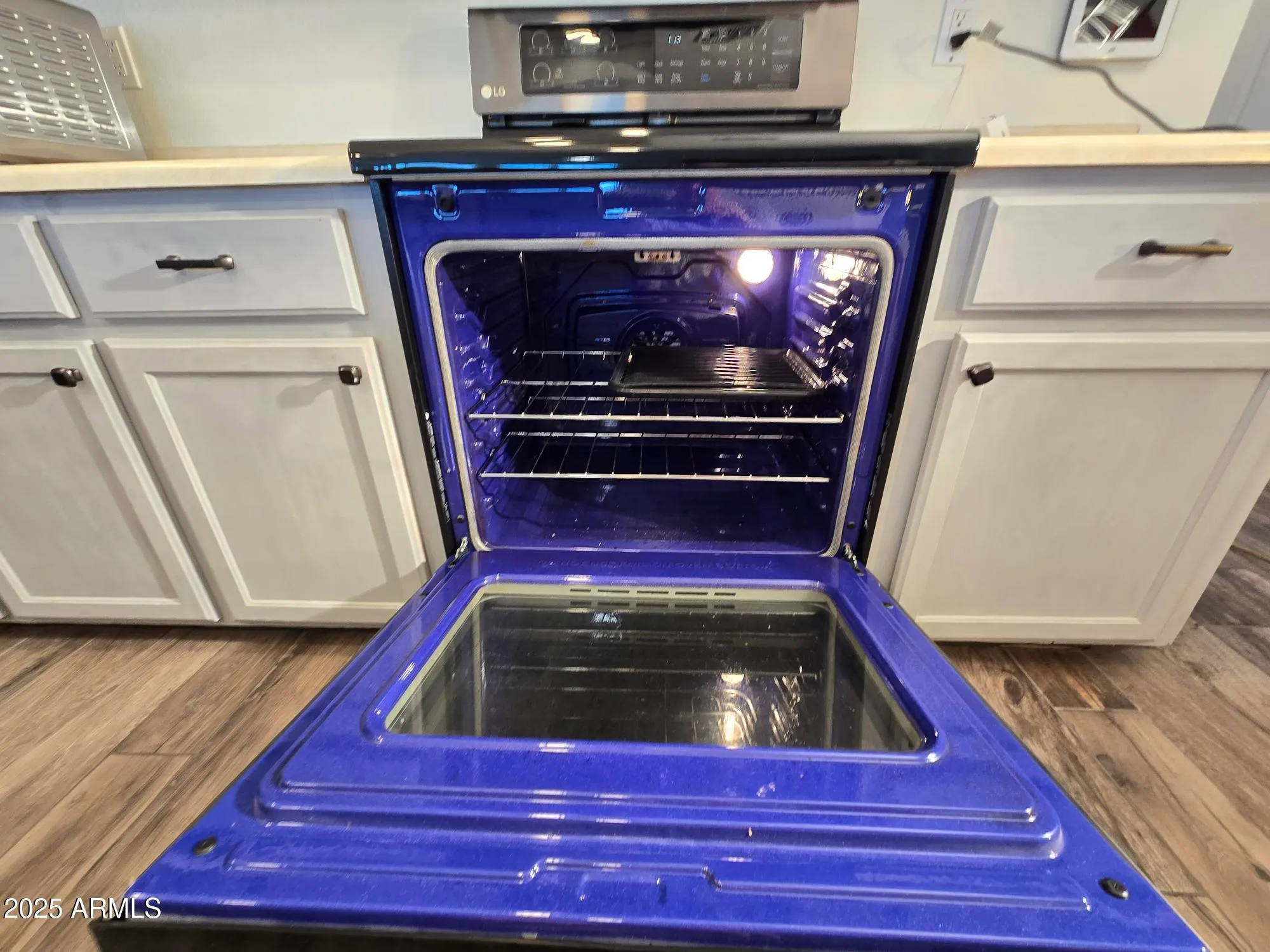 Property Slideshow image 20 of 37 | 11401 s shoshoni dr, Phoenix, AZ, 85044