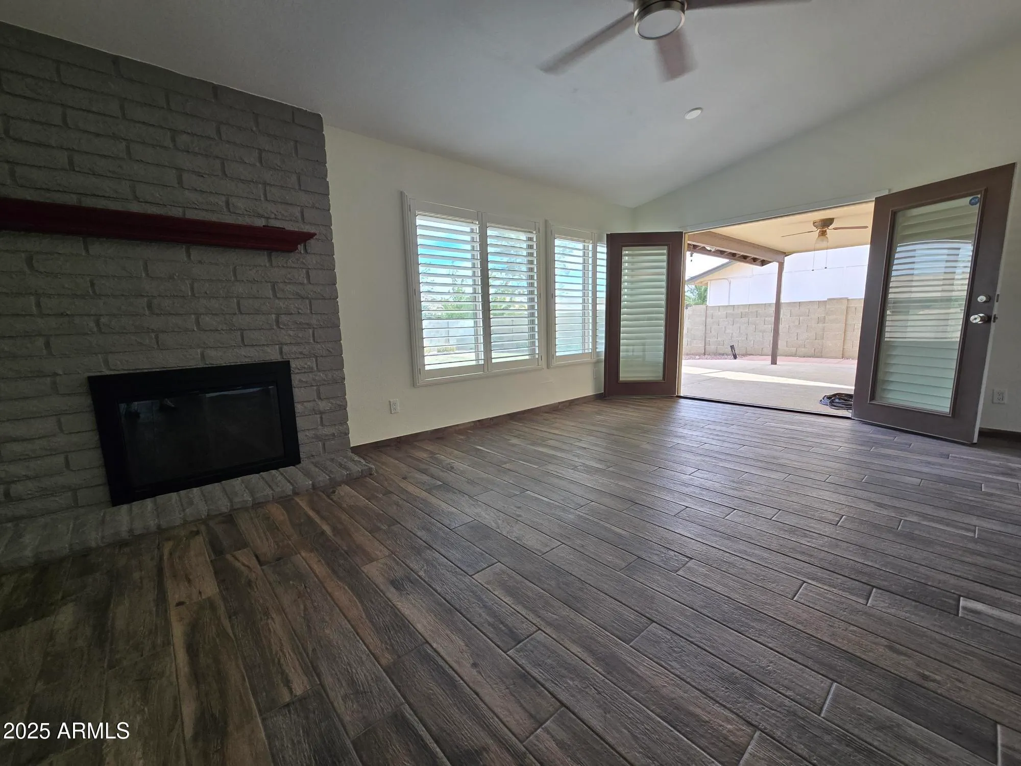 Property Slideshow image 10 of 37 | 11401 s shoshoni dr, Phoenix, AZ, 85044