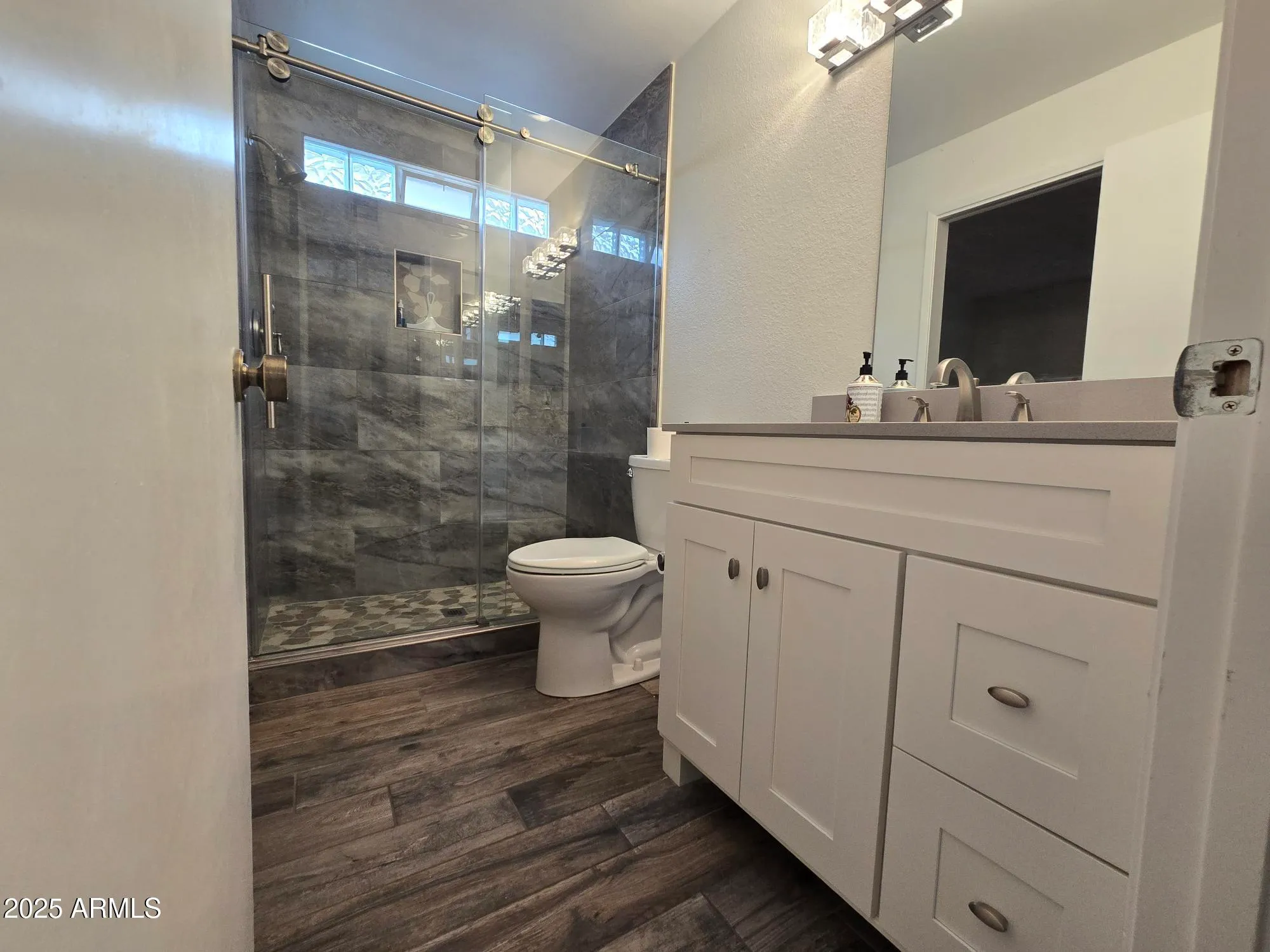Property Slideshow image 35 of 37 | 11401 s shoshoni dr, Phoenix, AZ, 85044