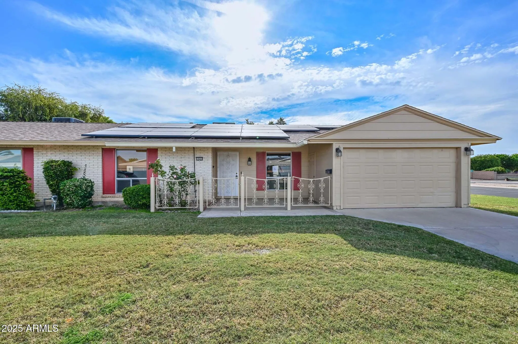 Property Slideshow image 1 of 34 | 10643 w roundelay cir, Sun City, AZ, 85351