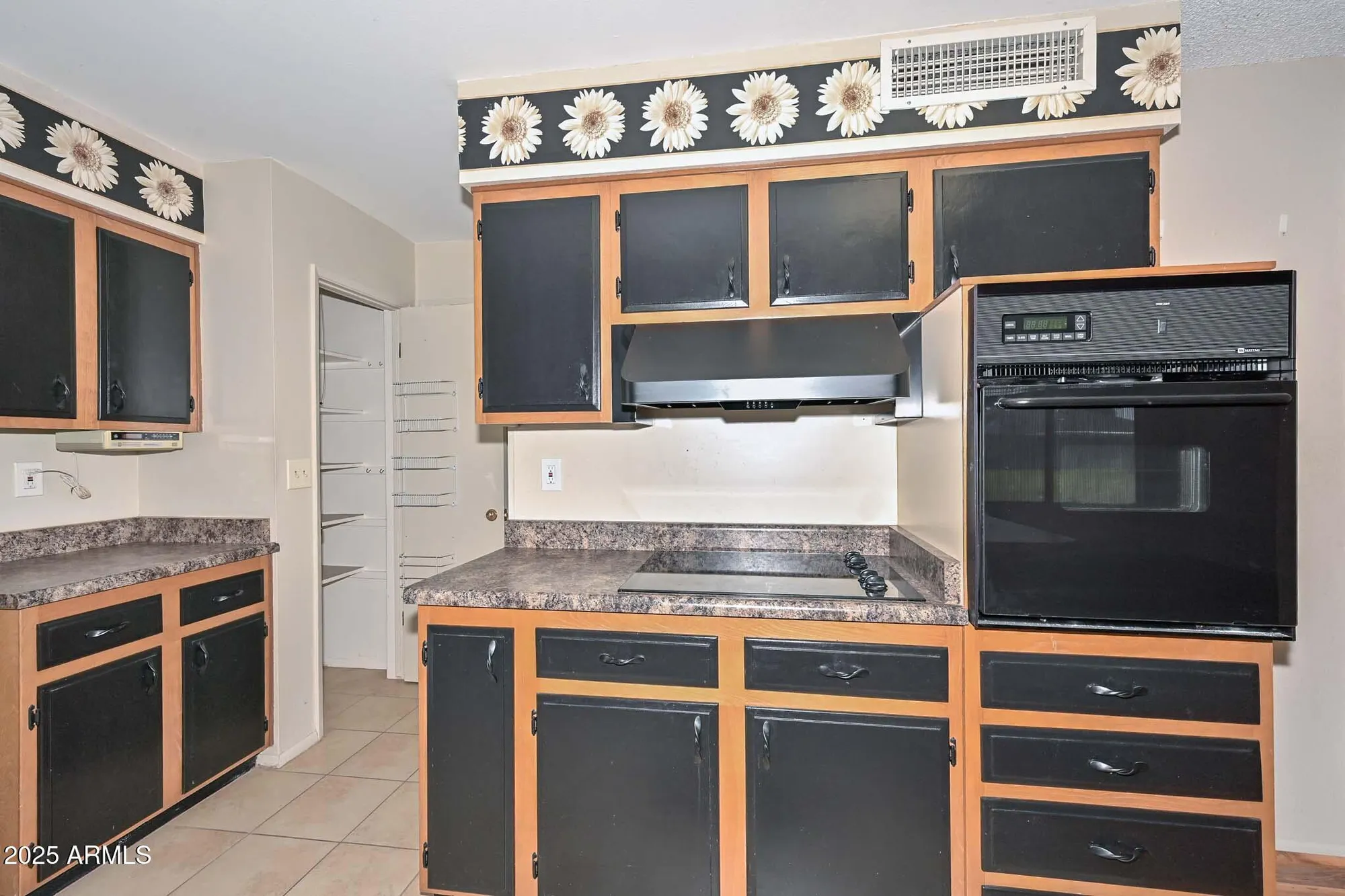 Property Slideshow image 11 of 34 | 10643 w roundelay cir, Sun City, AZ, 85351