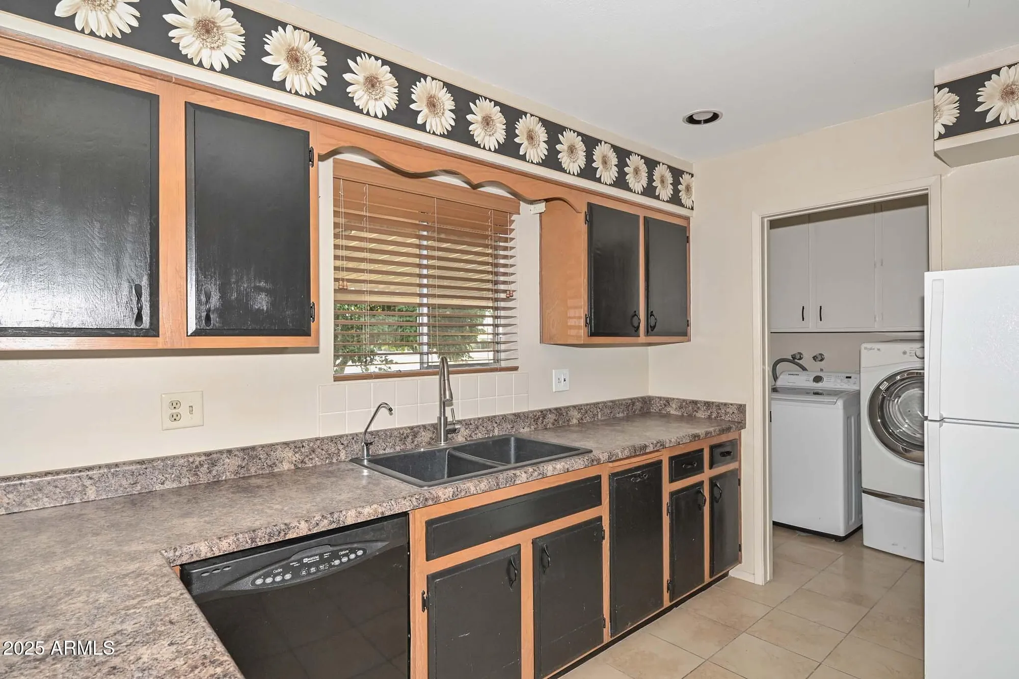 Property Slideshow image 10 of 34 | 10643 w roundelay cir, Sun City, AZ, 85351