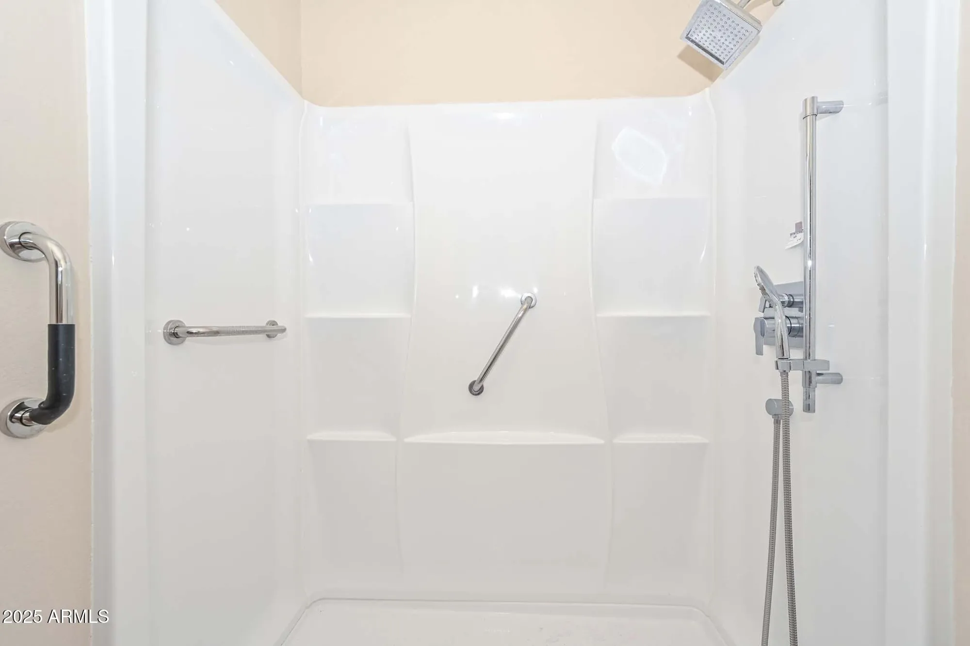 Property Slideshow image 25 of 34 | 10643 w roundelay cir, Sun City, AZ, 85351