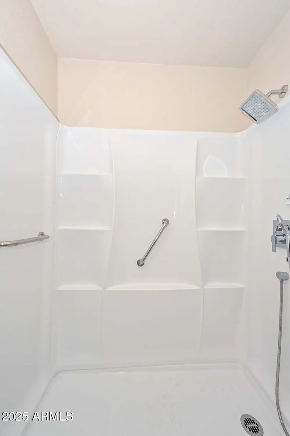 Property Slideshow image 26 of 34 | 10643 w roundelay cir, Sun City, AZ, 85351