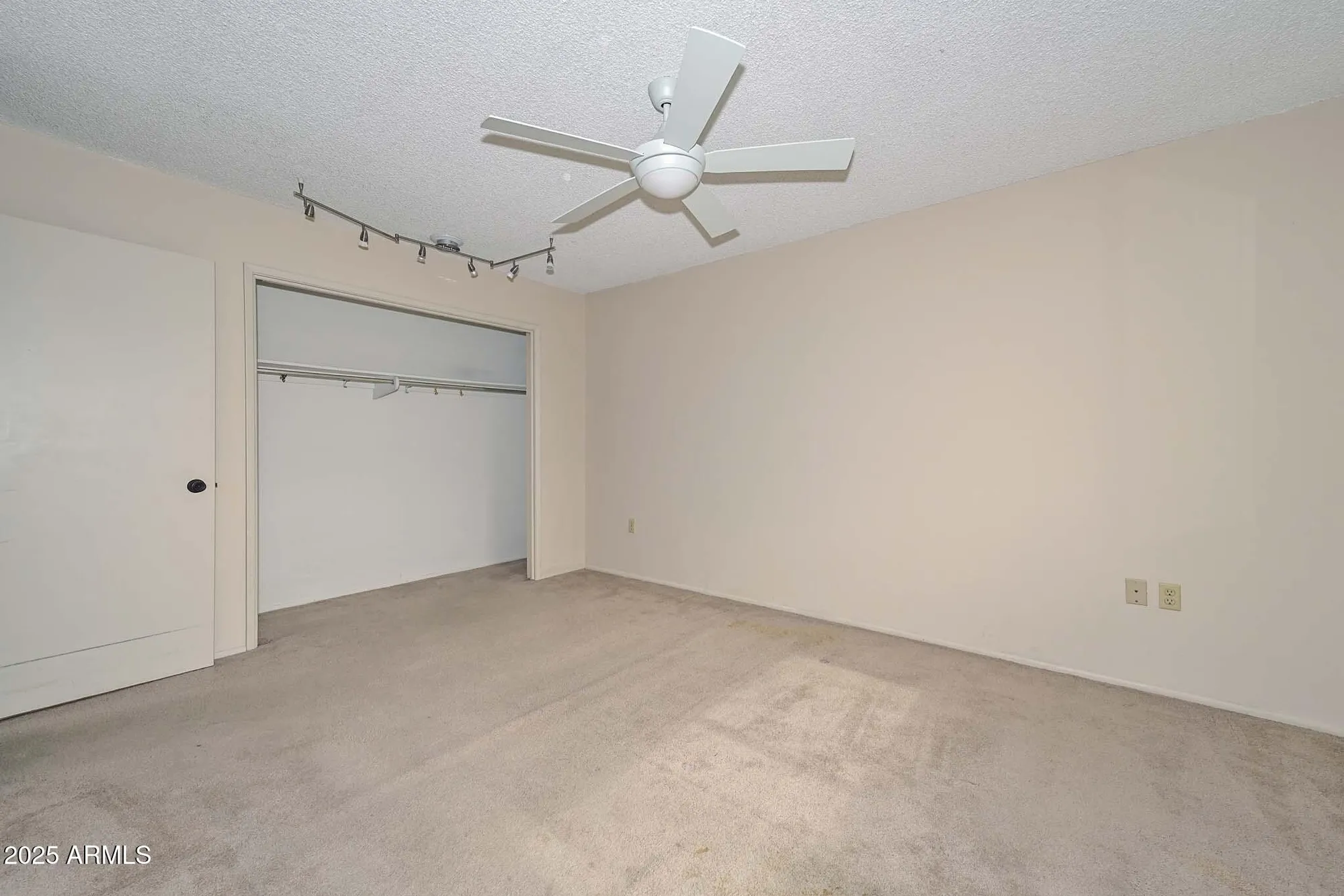 Property Slideshow image 21 of 34 | 10643 w roundelay cir, Sun City, AZ, 85351