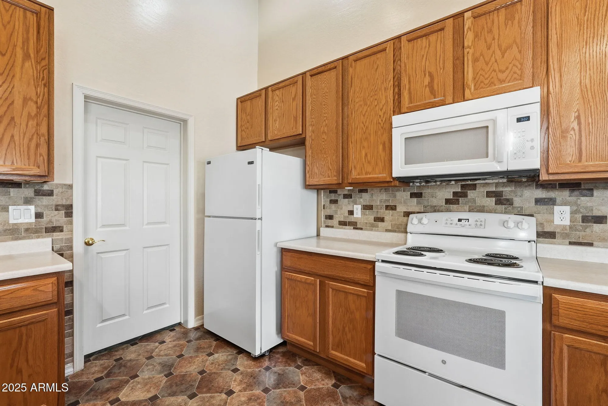 Property Slideshow image 18 of 48 | 1546 e earl dr, Casa Grande, AZ, 85122