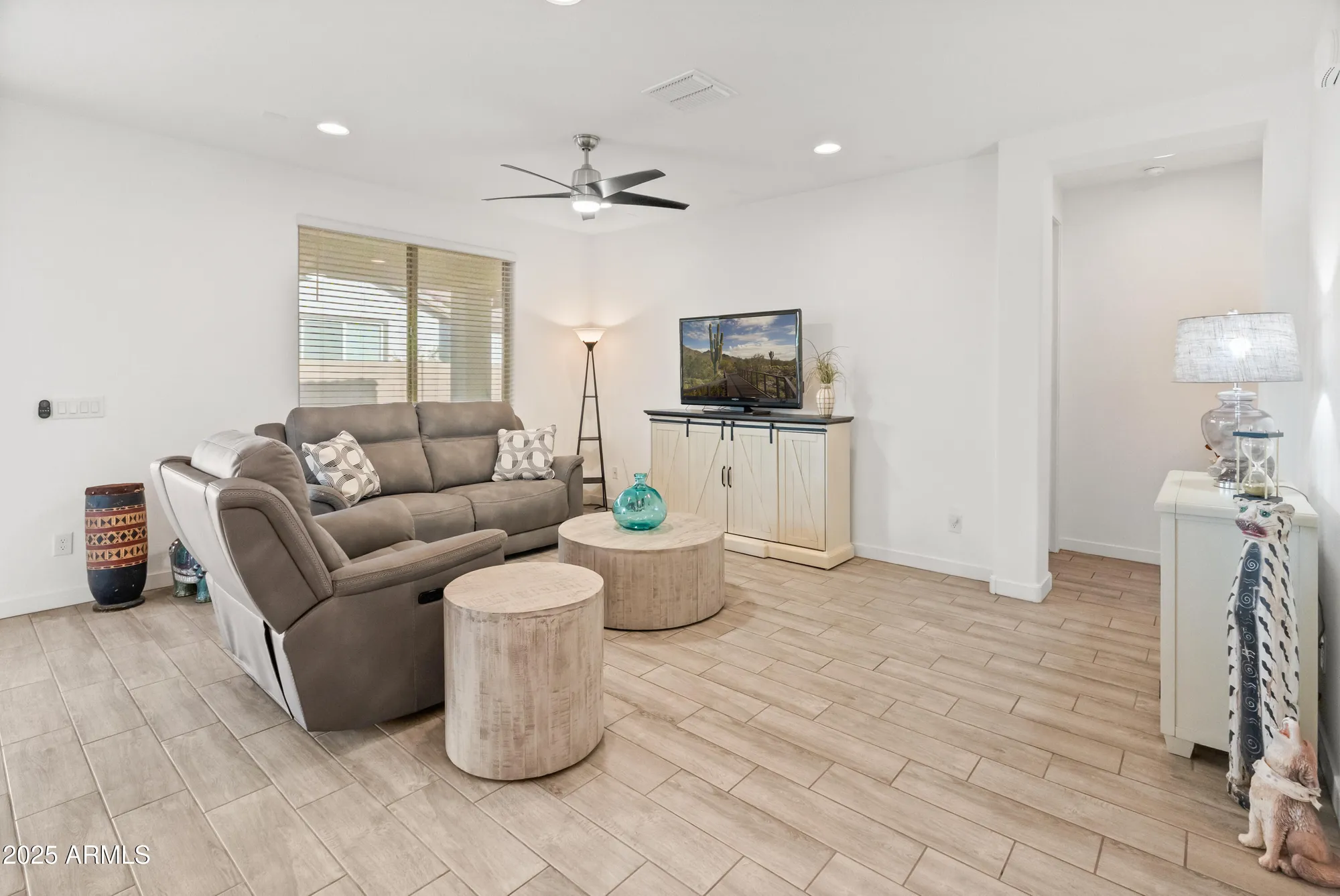 Property Slideshow image 23 of 67 | 25116 n 173rd ln, Surprise, AZ, 85387