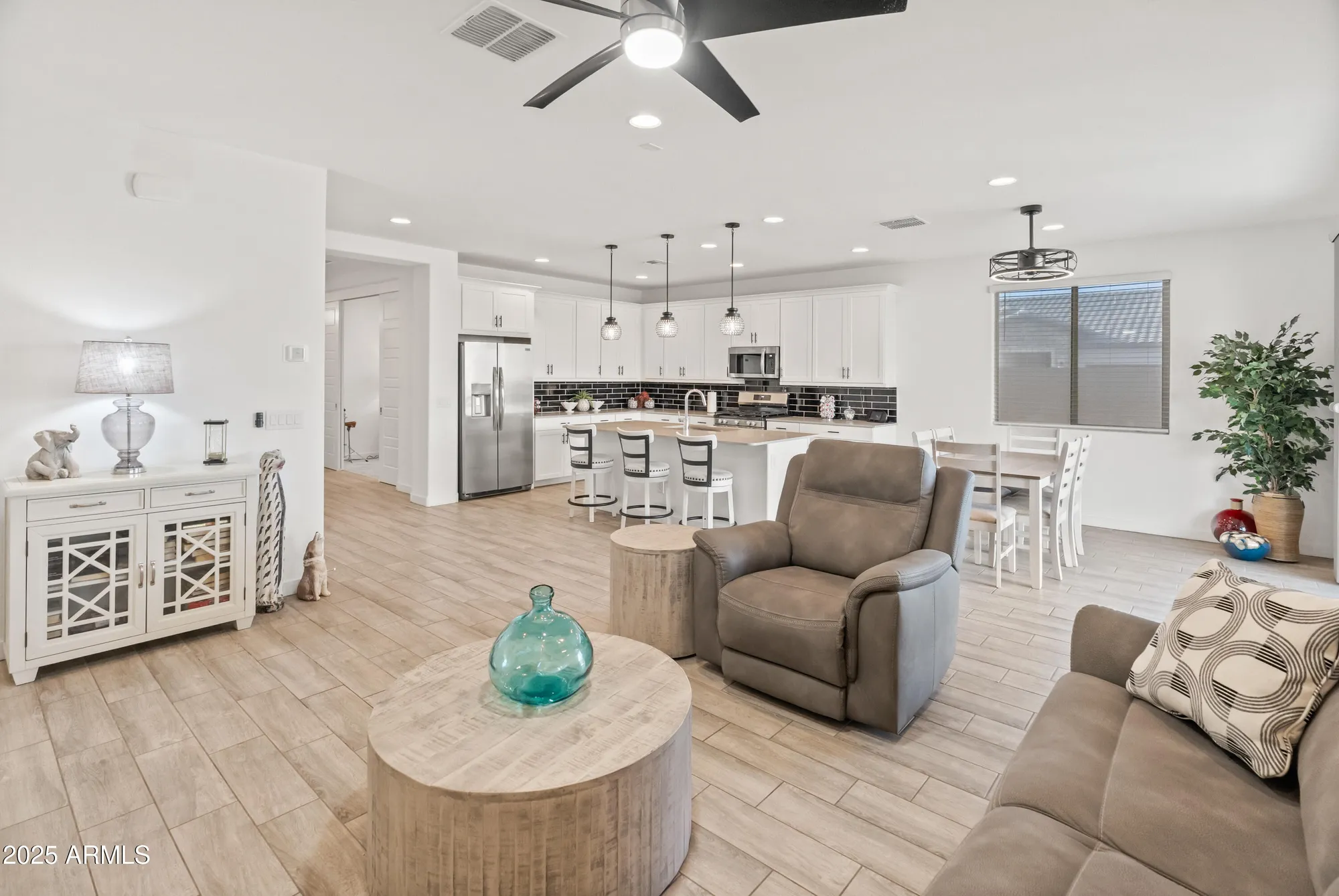 Property Slideshow image 24 of 67 | 25116 n 173rd ln, Surprise, AZ, 85387