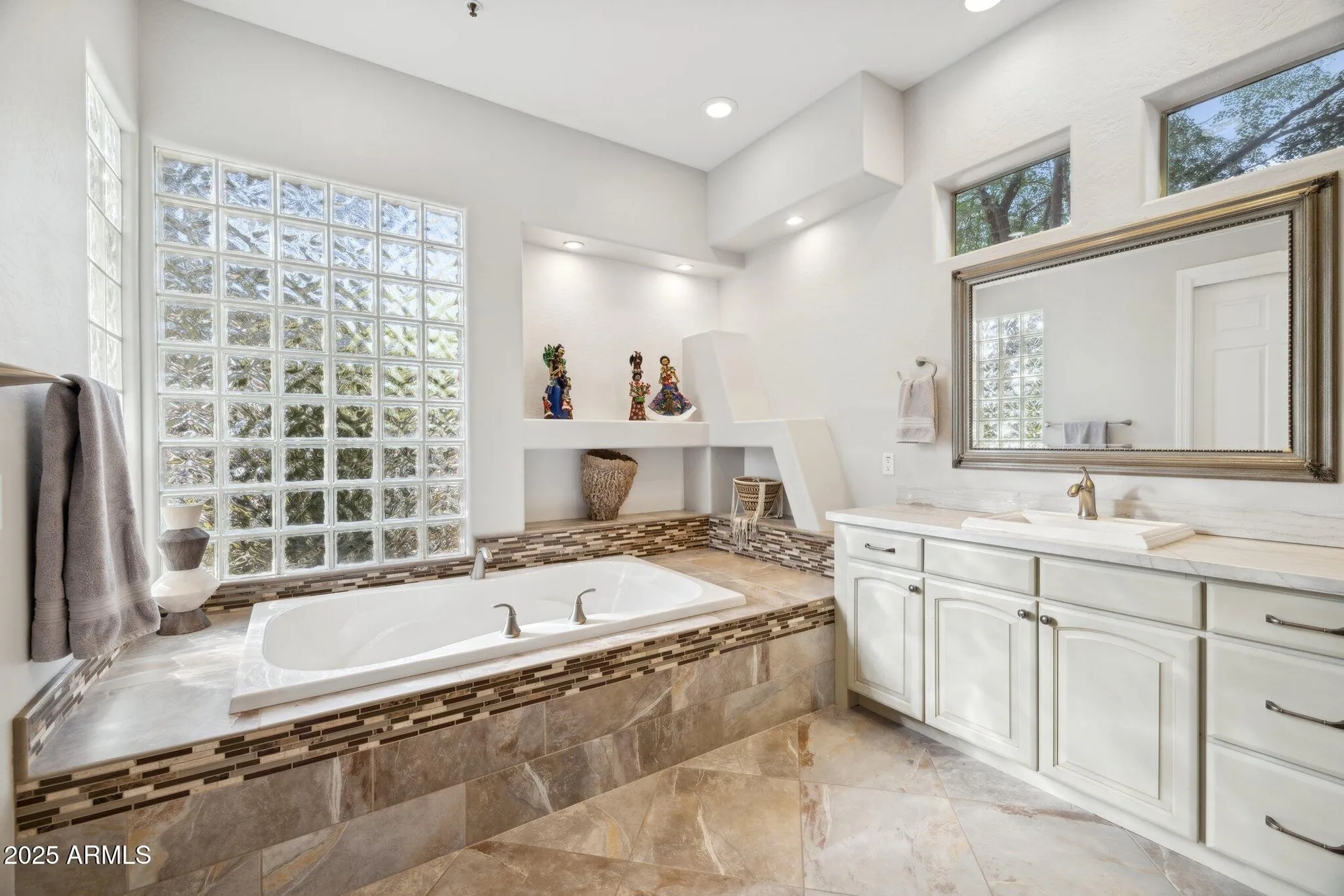 Property Slideshow image 21 of 57 | 6374 e amber sun dr, Scottsdale, AZ, 85266