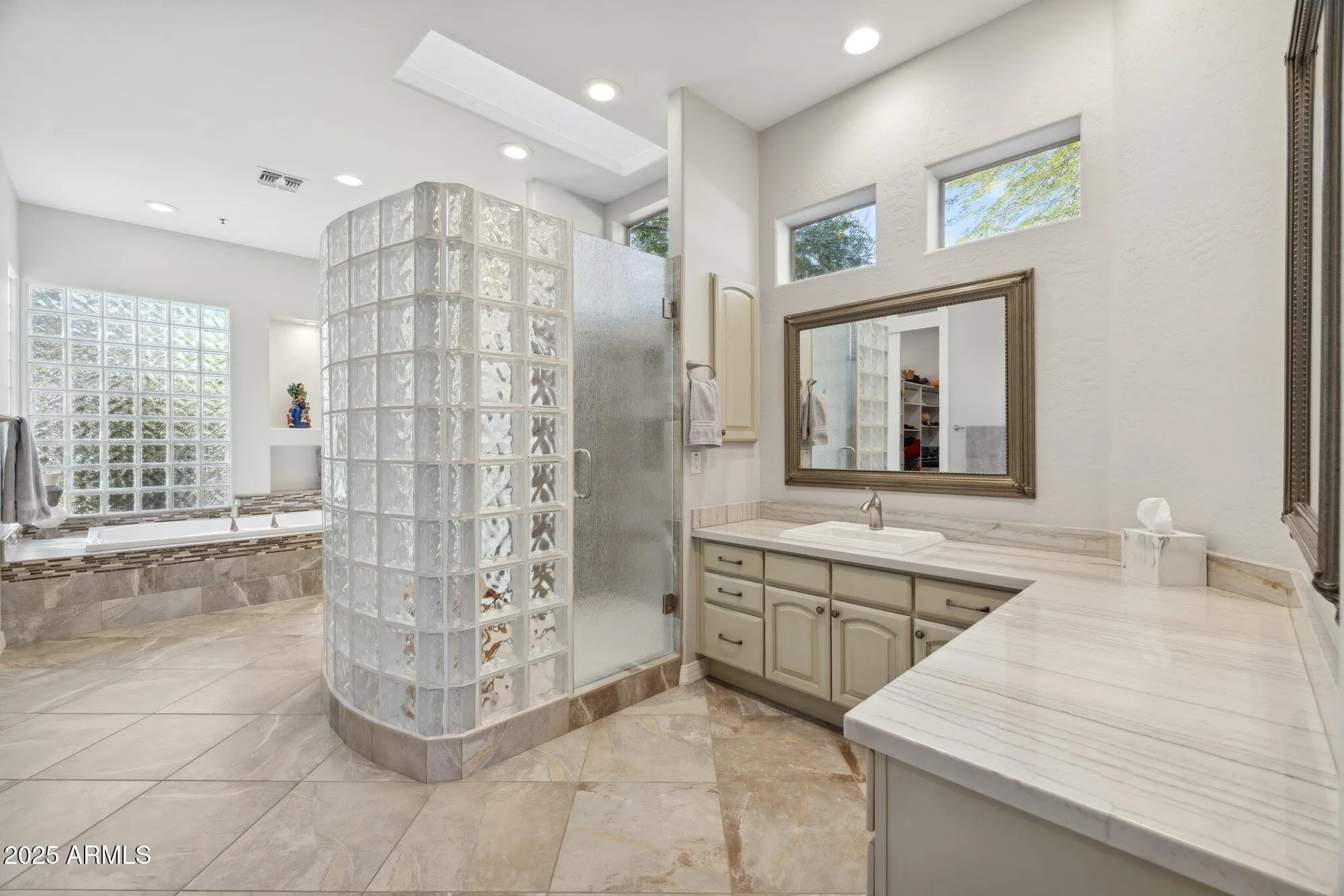 Property Slideshow image 18 of 57 | 6374 e amber sun dr, Scottsdale, AZ, 85266